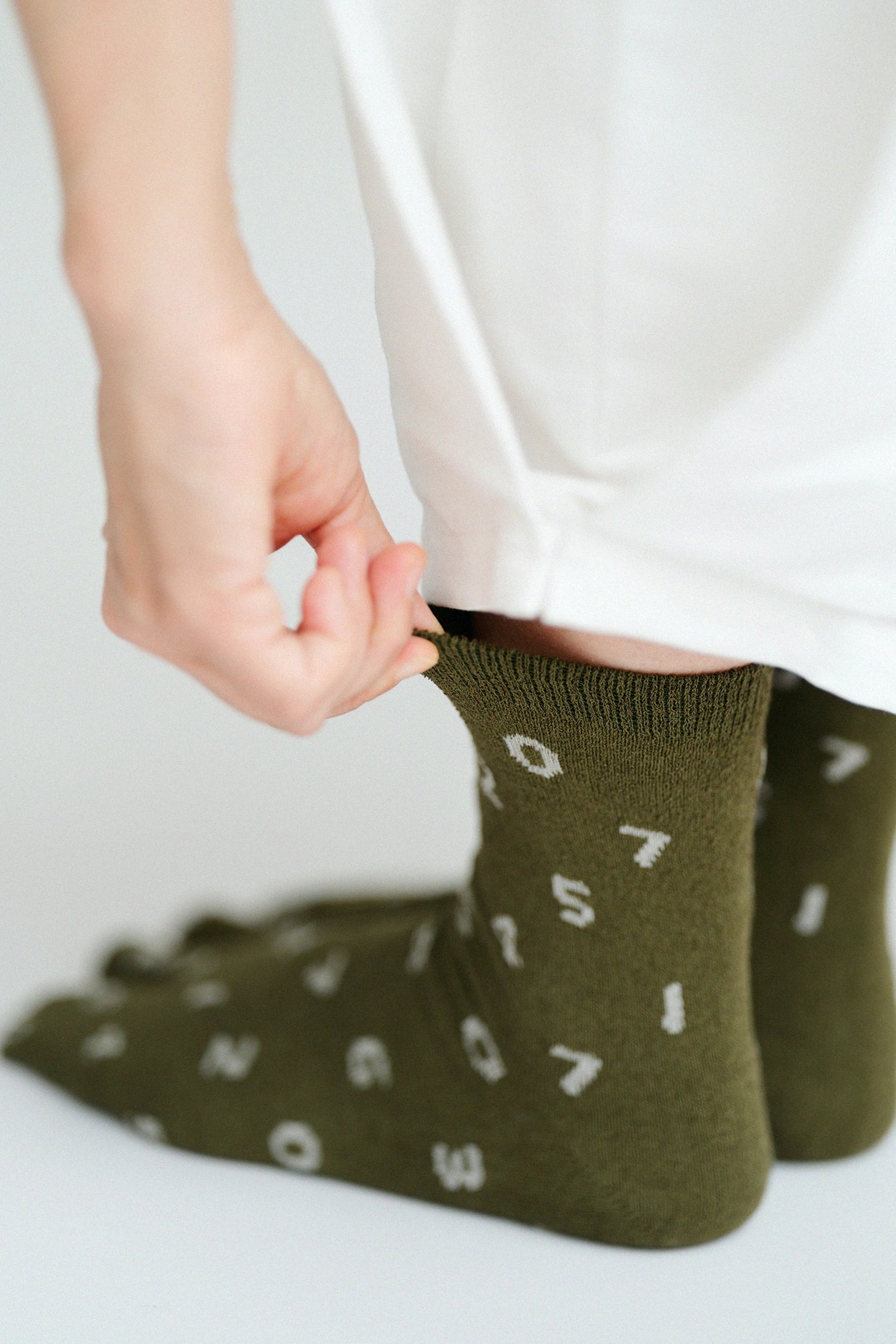 【net limited】Boucle Eco-friendly Tabi Socks (Mid-calf) / SO-SU-U Dark Russet 【Women】▲