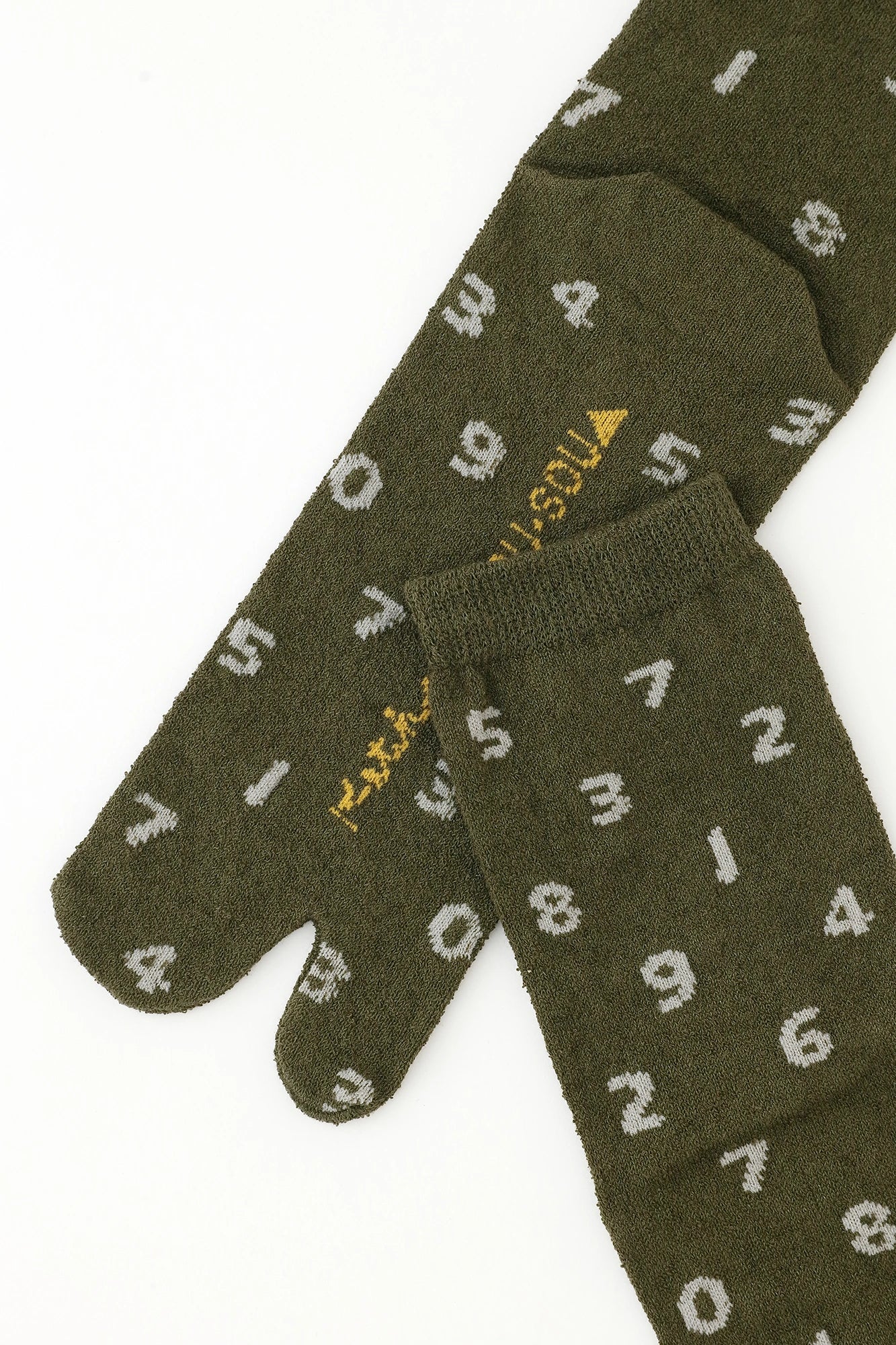 【net limited】Boucle Eco-friendly Tabi Socks (Mid-calf) / SO-SU-U Dark Russet 【Women】▲