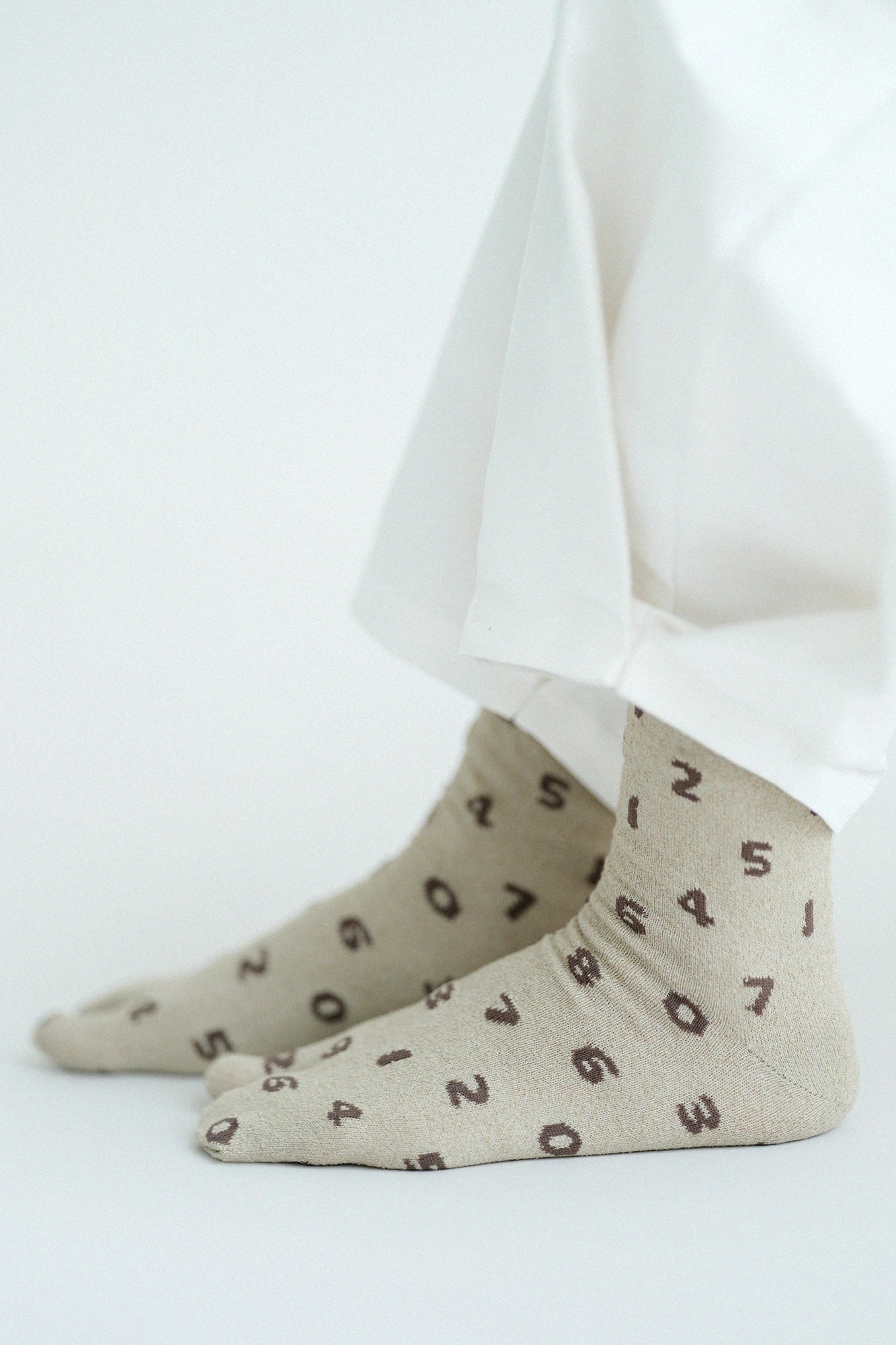 【net limited】Boucle Eco-friendly Tabi Socks (Mid-calf) / SO-SU-U Rikyu White Tea Beige 【Women】▲