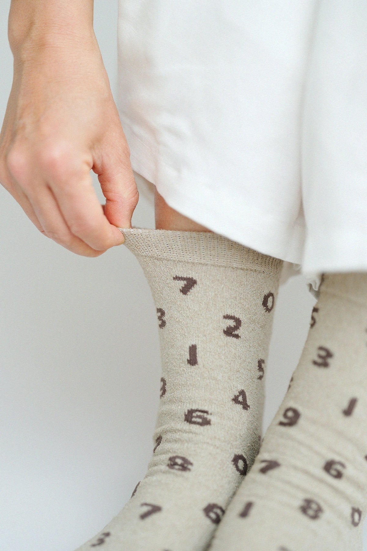 【net limited】Boucle Eco-friendly Tabi Socks (Mid-calf) / SO-SU-U Rikyu White Tea Beige 【Women】▲