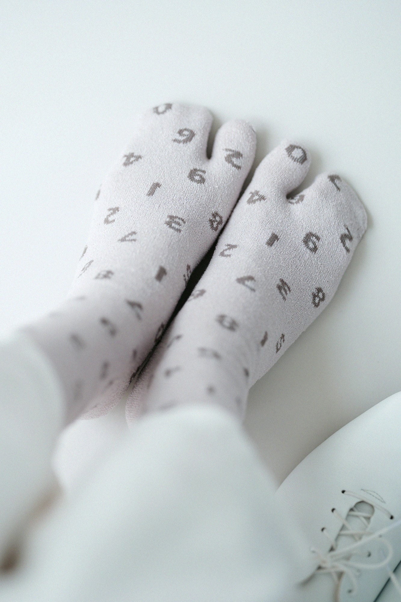 【net limited】Boucle Eco-friendly Tabi Socks (Mid-calf) / SO-SU-U Haze Color▲