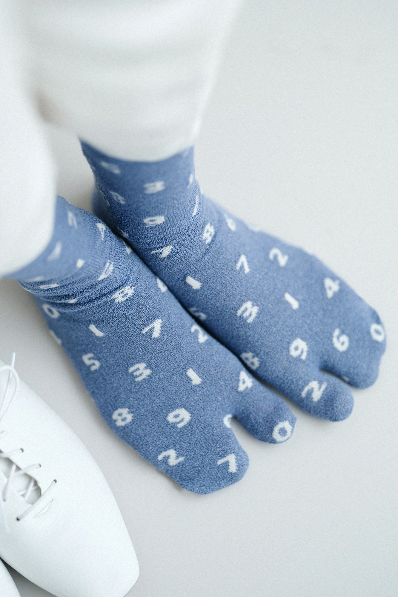 【net limited】Boucle Eco-friendly Tabi Socks (Mid-calf) / SO-SU-U Grey Blue▲