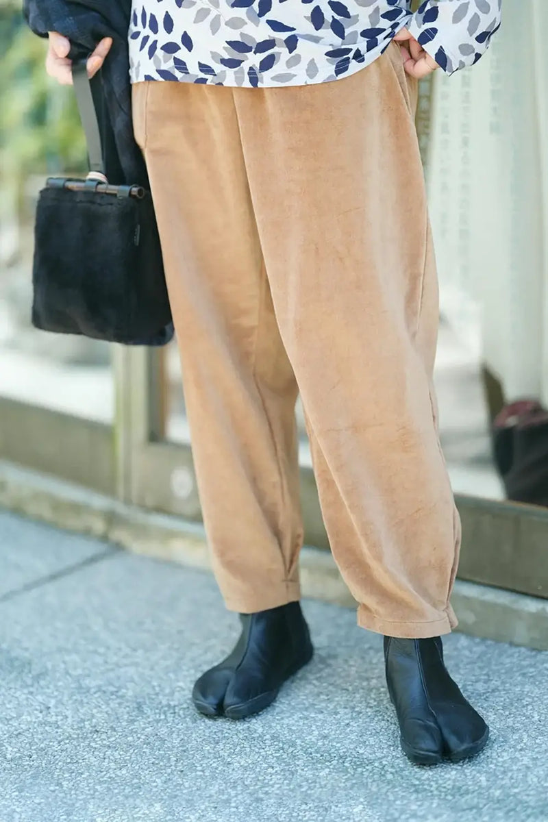 【9月22日頃発送予定】綿麻 天鵞絨 襞もんぺ／枇杷茶