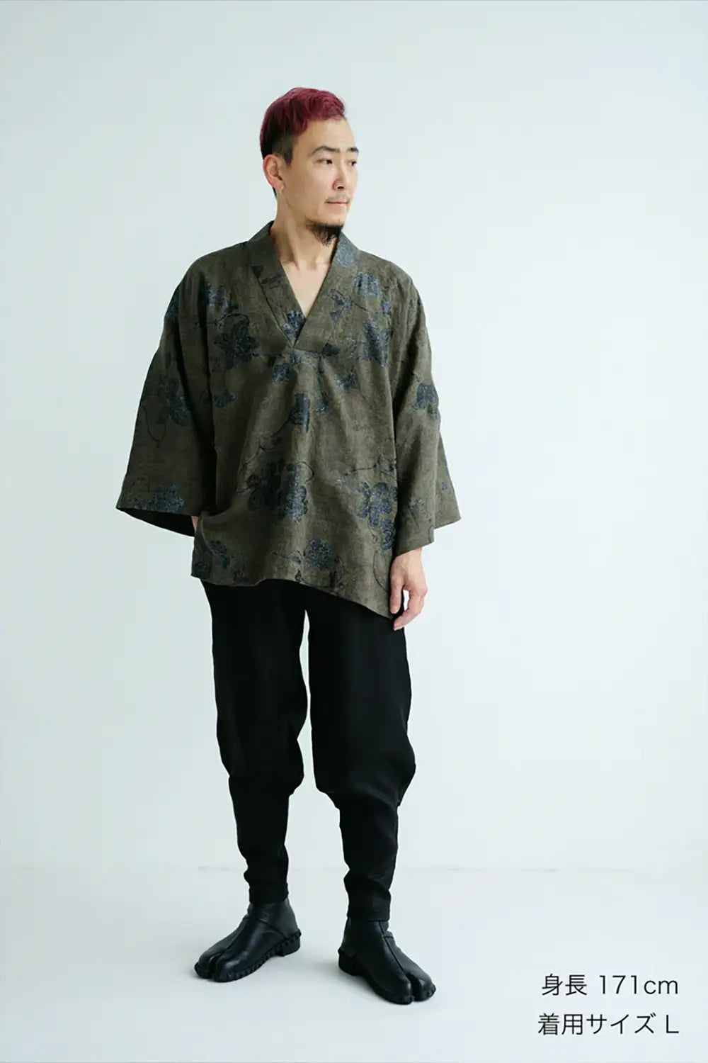 麻 風靡（ふうび） 襯衣（しんい）／唐花に麗し（からばなにうるわし） 寂び（さび）海松色（みるいろ）