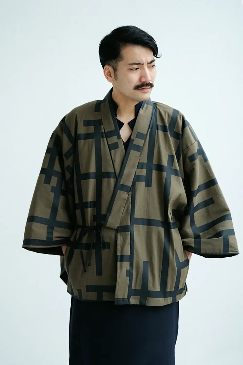 伸（しん） 綿麻（めんあさ） 角袖風靡（かくそでふうび）／桟（さん） 煤竹茶（すすたけちゃ）