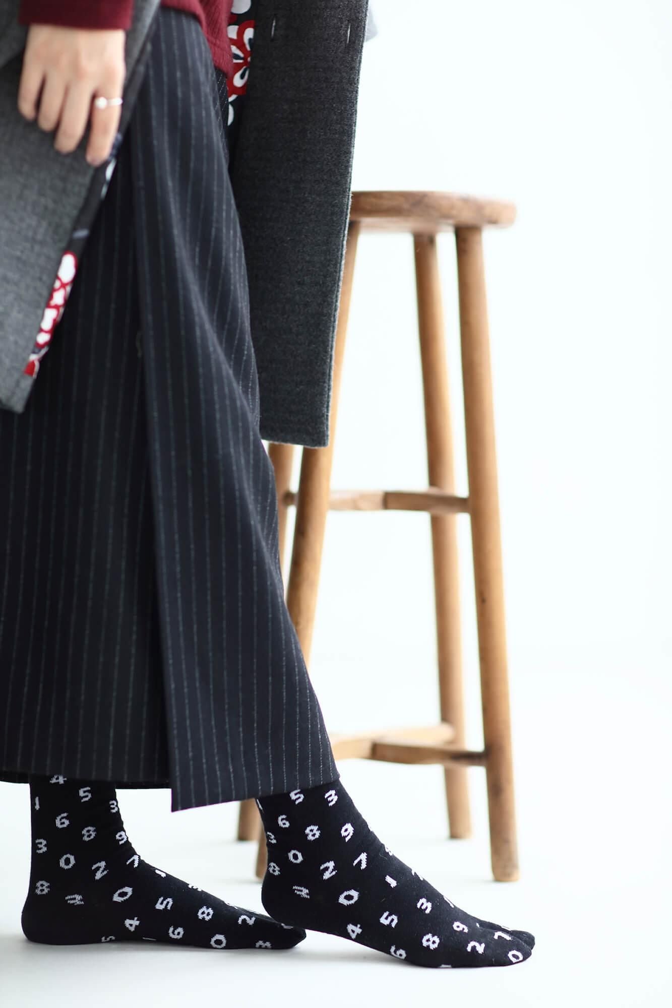 分趾襪（普通長度）／SO-SU-U十數 黑色×白色 【男・女性用】