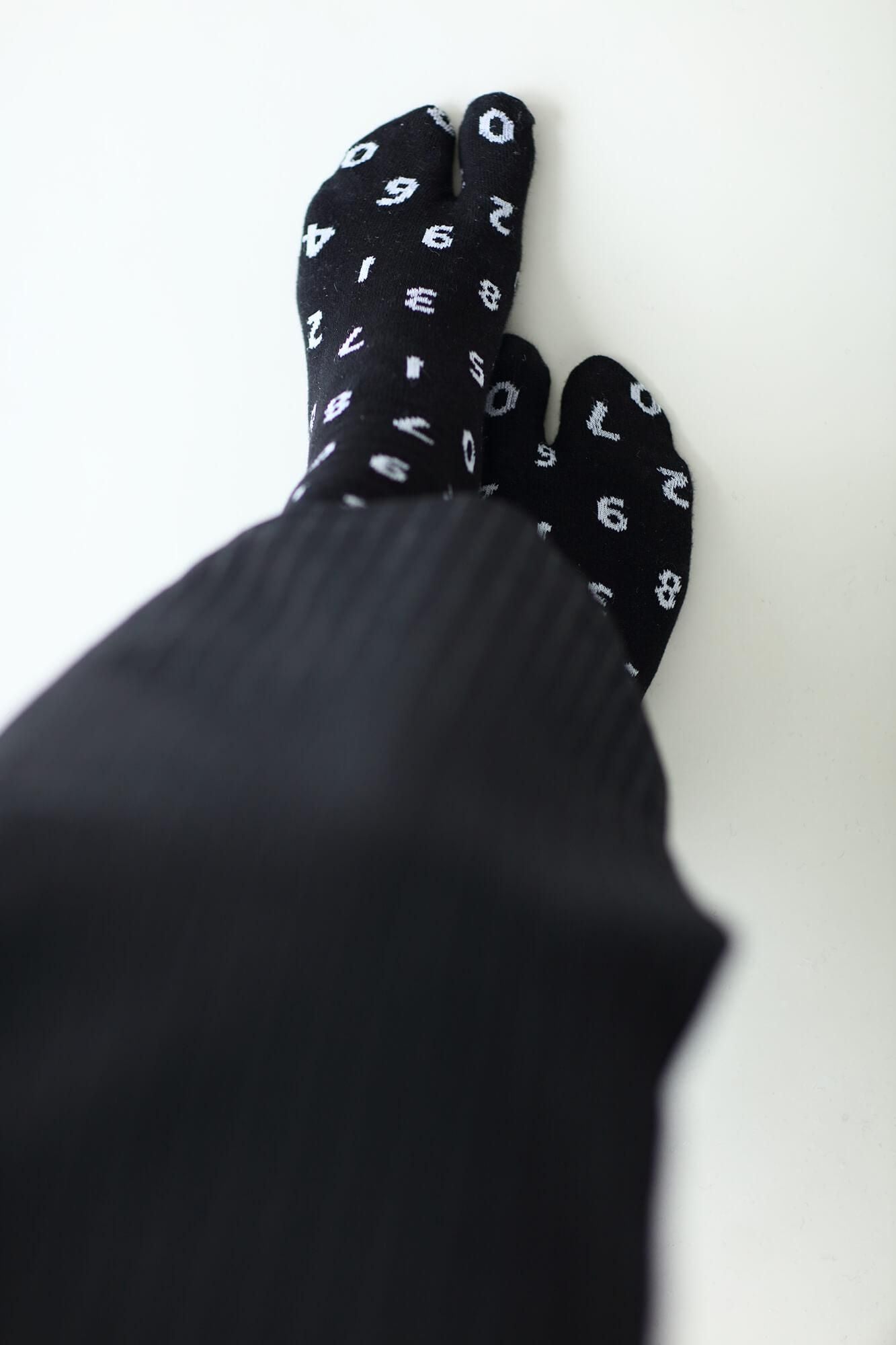 分趾襪（普通長度）／SO-SU-U十數 黑色×白色 【男・女性用】