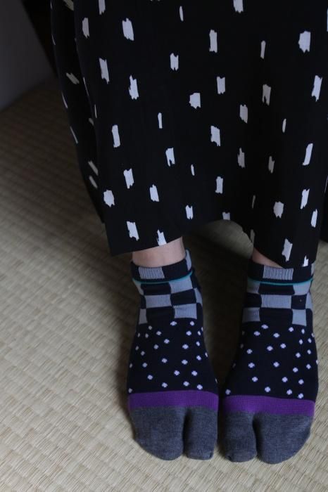 在Tabi袜子（长度） / Kyogen海军（男女）下