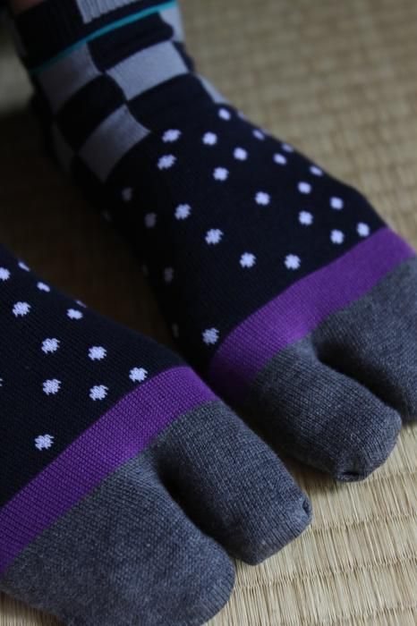 在Tabi袜子（长度） / Kyogen海军（男女）下