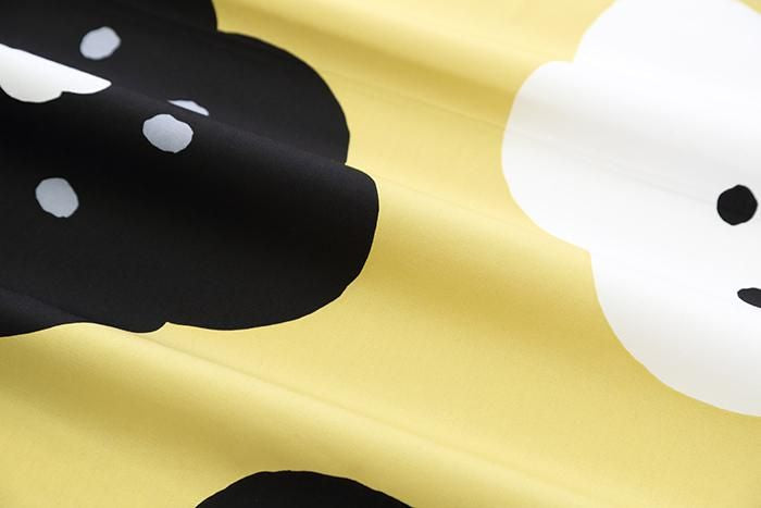 手捺染 風呂敷（大）／ほほえみ