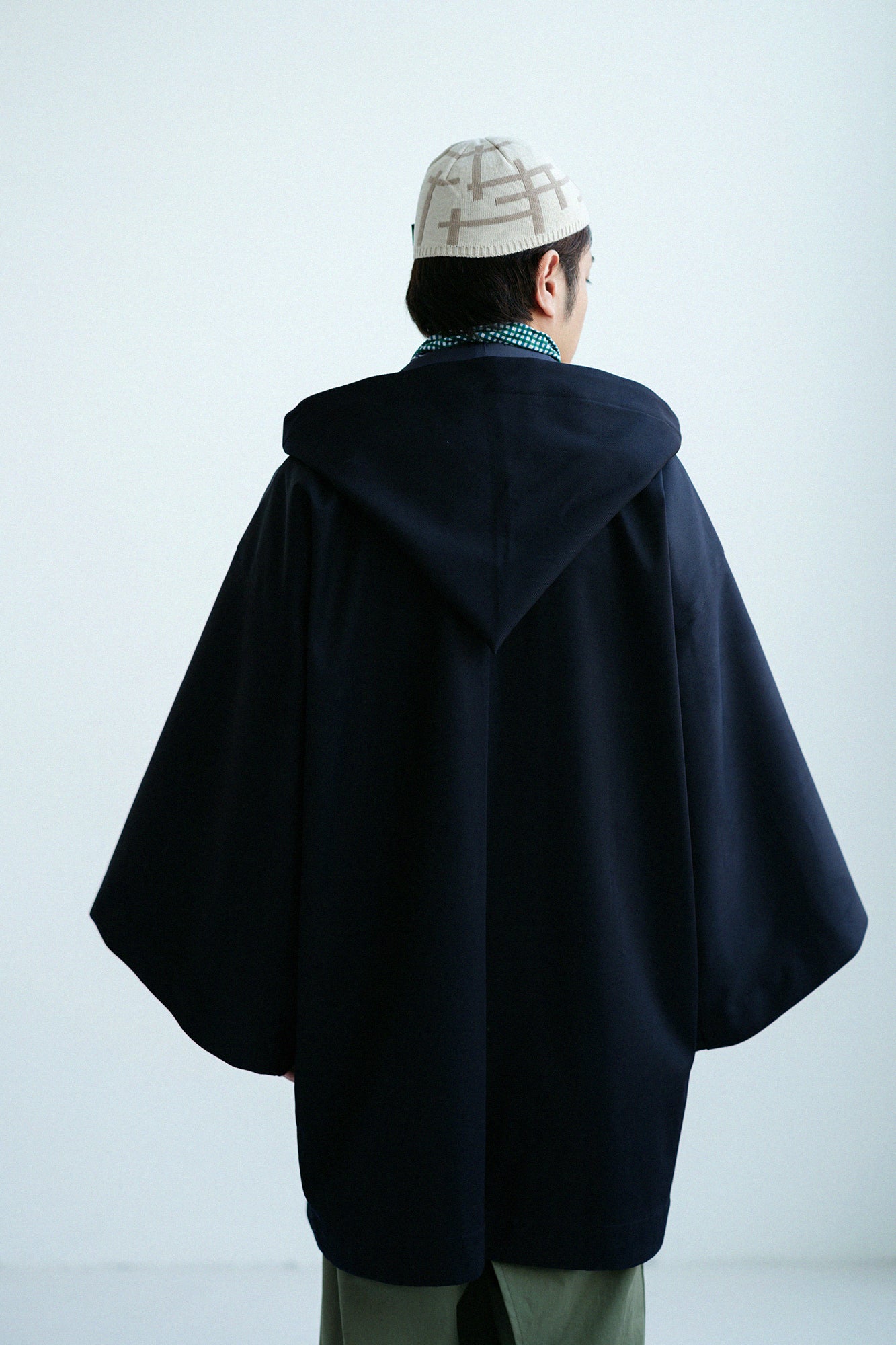 遮風 舶來織 角袖頭巾外套 附裡襯／暗藍色