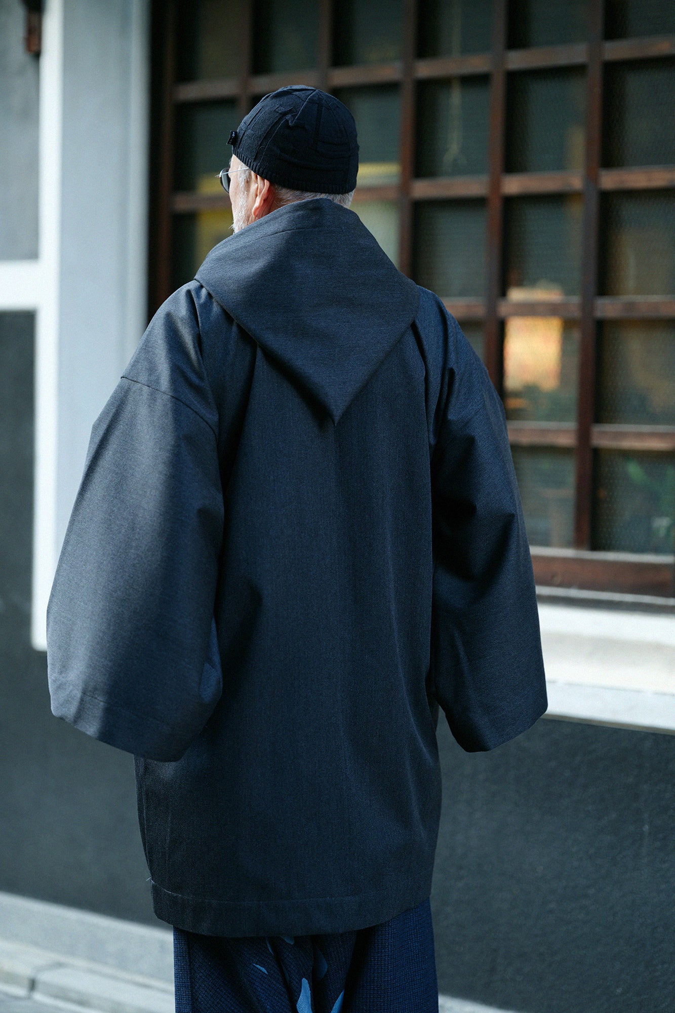 遮風 舶來織 角袖頭巾外套 附裡襯／深灰色