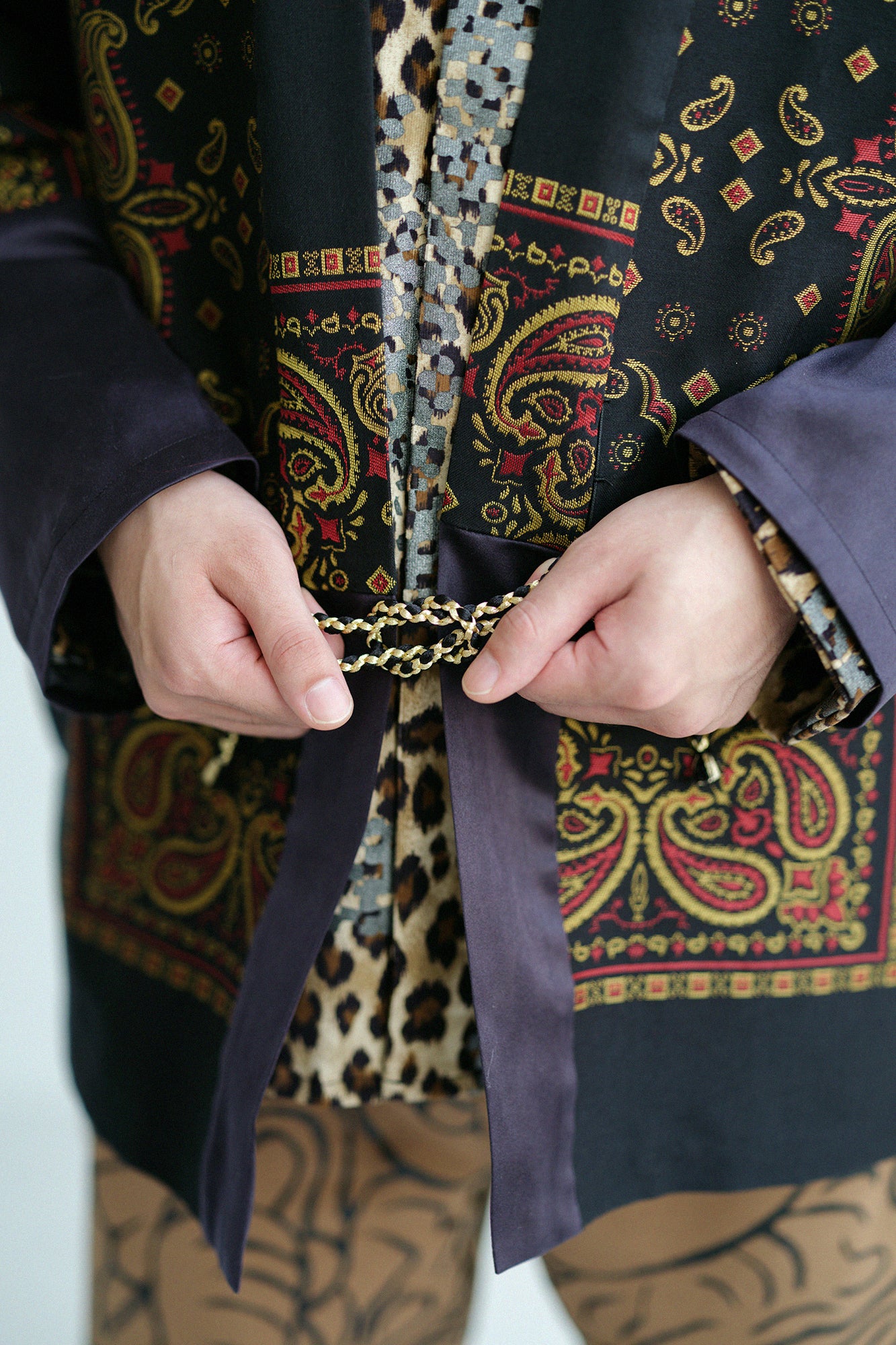 Kiryu Jacquard Bi-color Sleeve Tight Sleeve Hanten Jacket with Lining / Black×Gorgeous