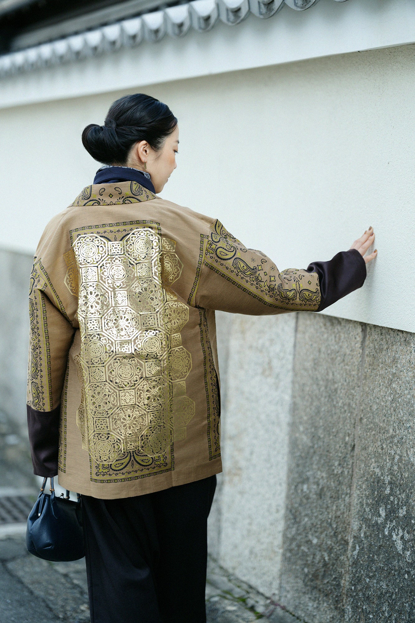 Kiryu Jacquard Bi-color Sleeve Tight Sleeve Hanten Jacket with Lining / Yellowish Brown×Gorgeous