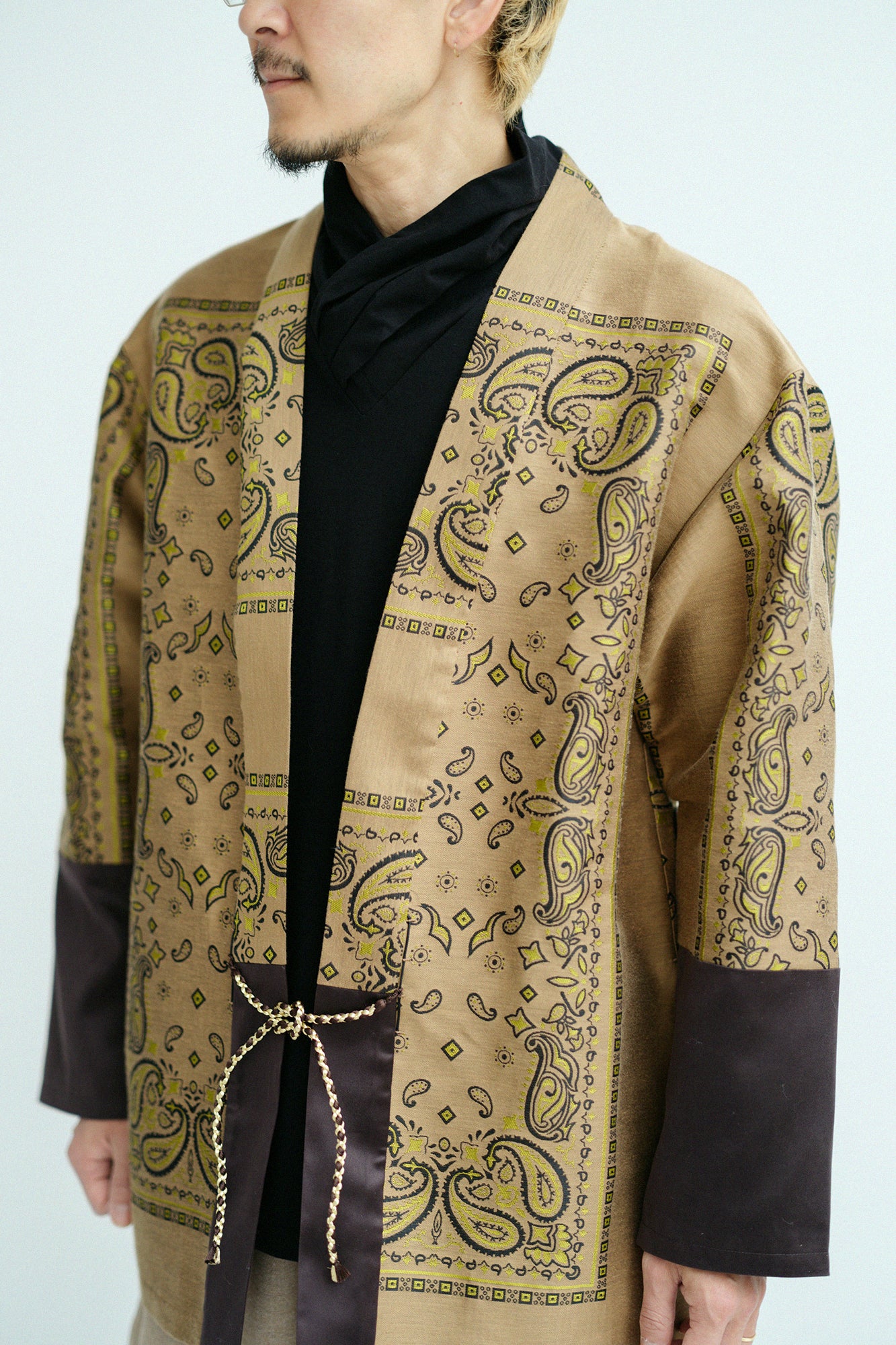 Kiryu Jacquard Bi-color Sleeve Tight Sleeve Hanten Jacket with Lining / Yellowish Brown×Gorgeous