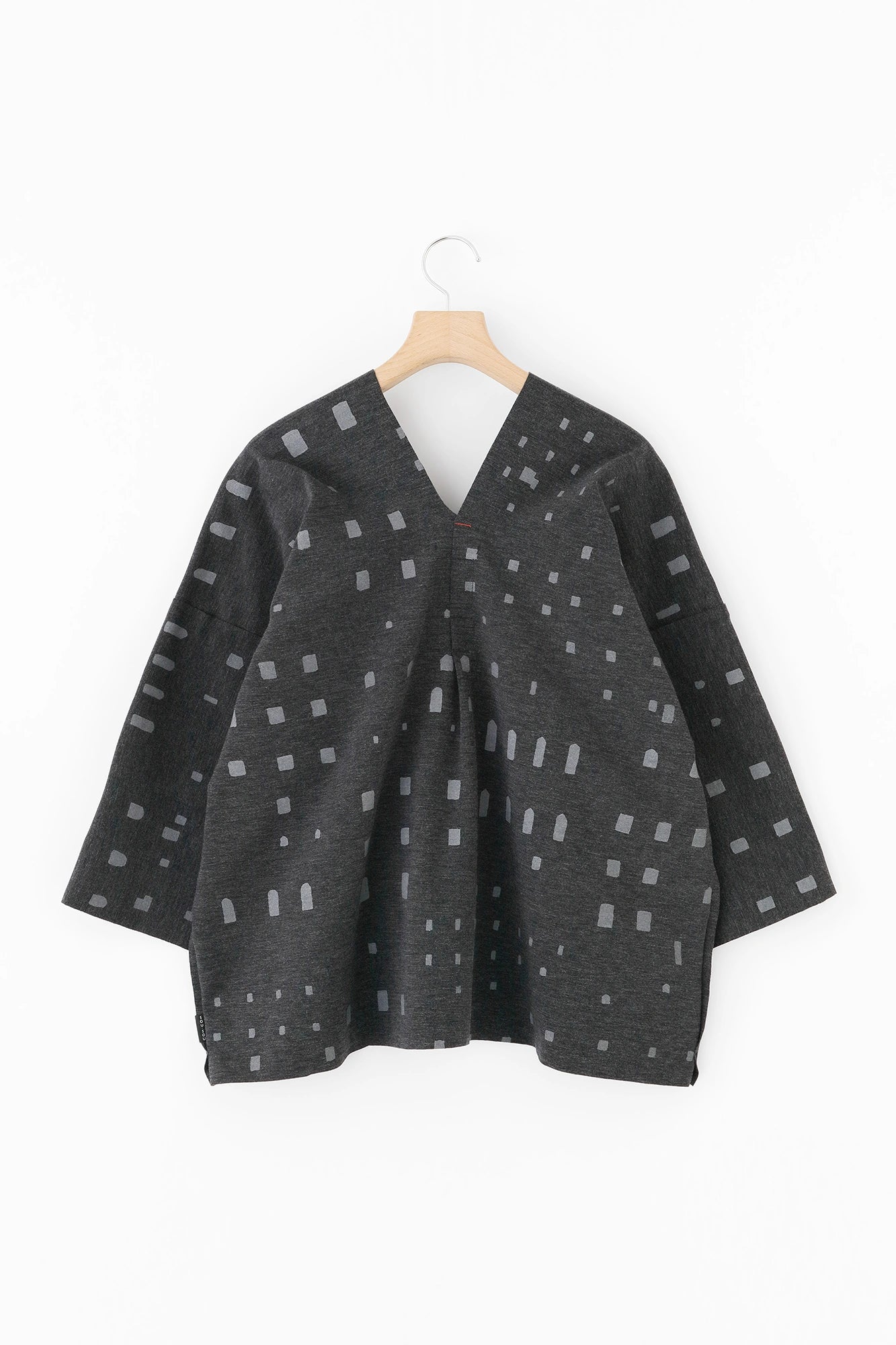 【Ships Ard 9/22】Double-knit V Neck Kimono Sleeve Kantoui Short／Window Grey Ink