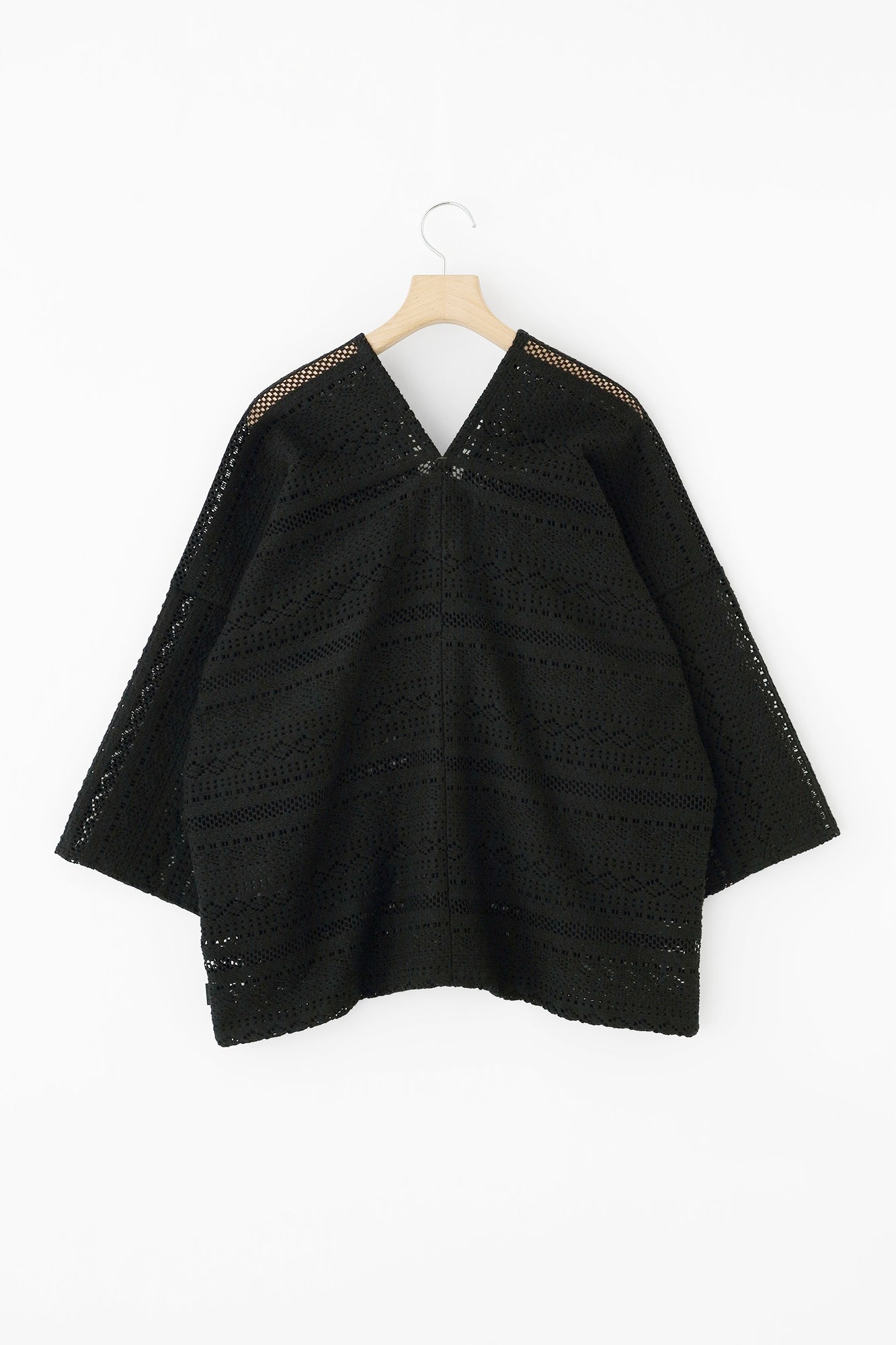 透かし幾何刺繍（きかししゅう） はつき／濡羽色（ぬればいろ）