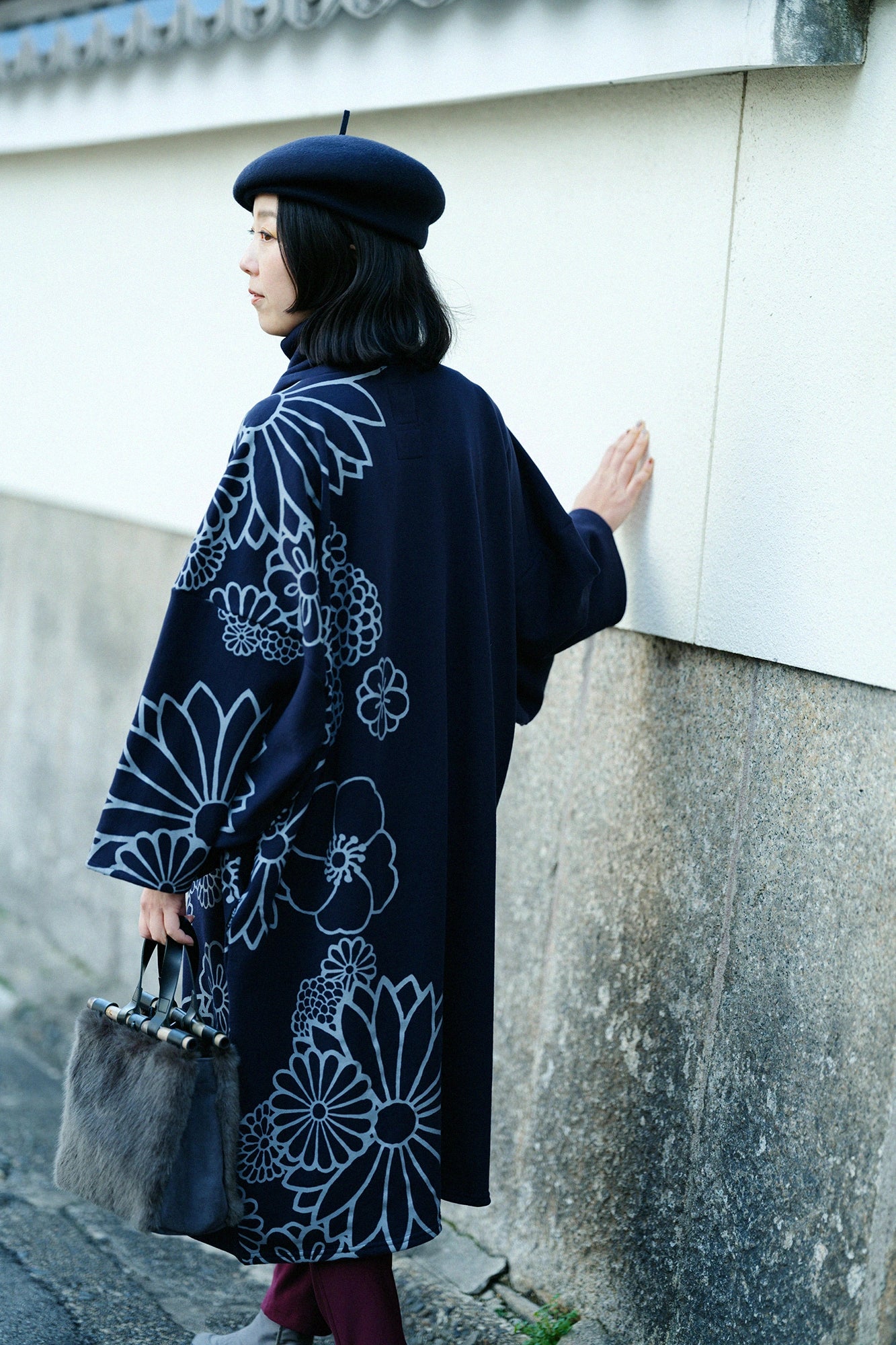 內抓毛 高領圓弧袖長方形洋裝／金襴緞子和留白 深藍色