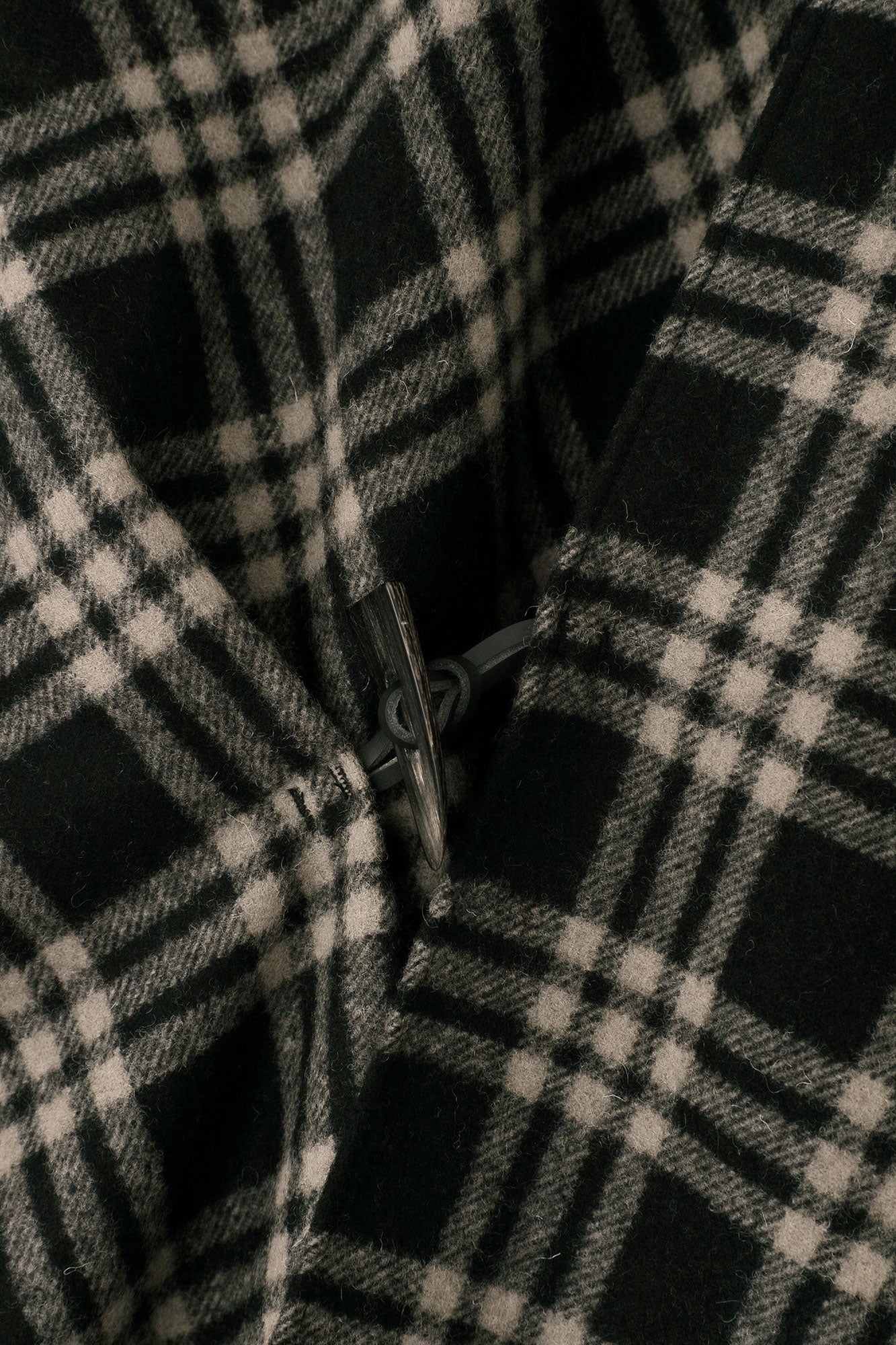 梳毛 格紋織 如月披風斗篷／黑色×榛果色