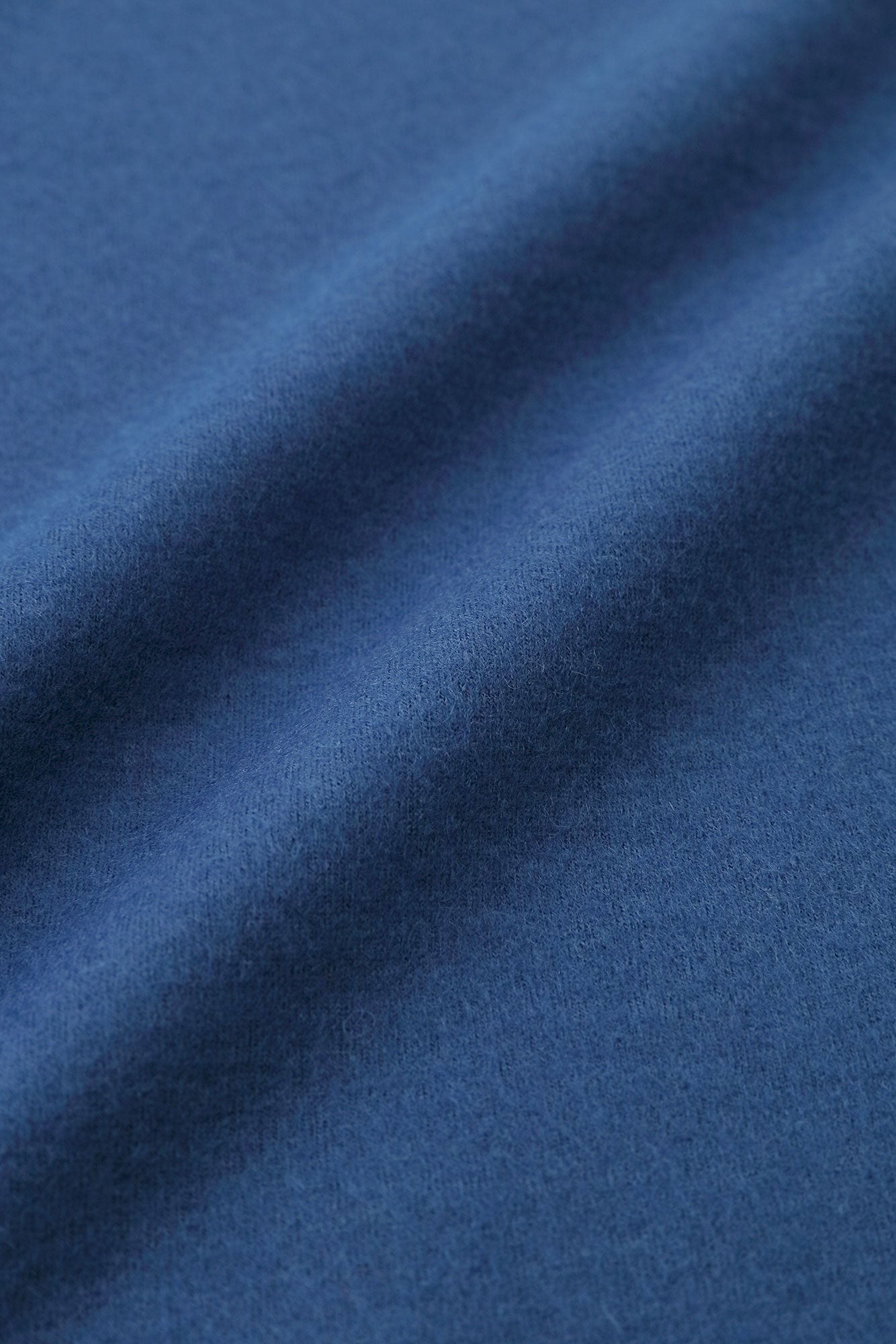 Combed Yarn Felted Knit Kisaragi Poncho / Ultramarine