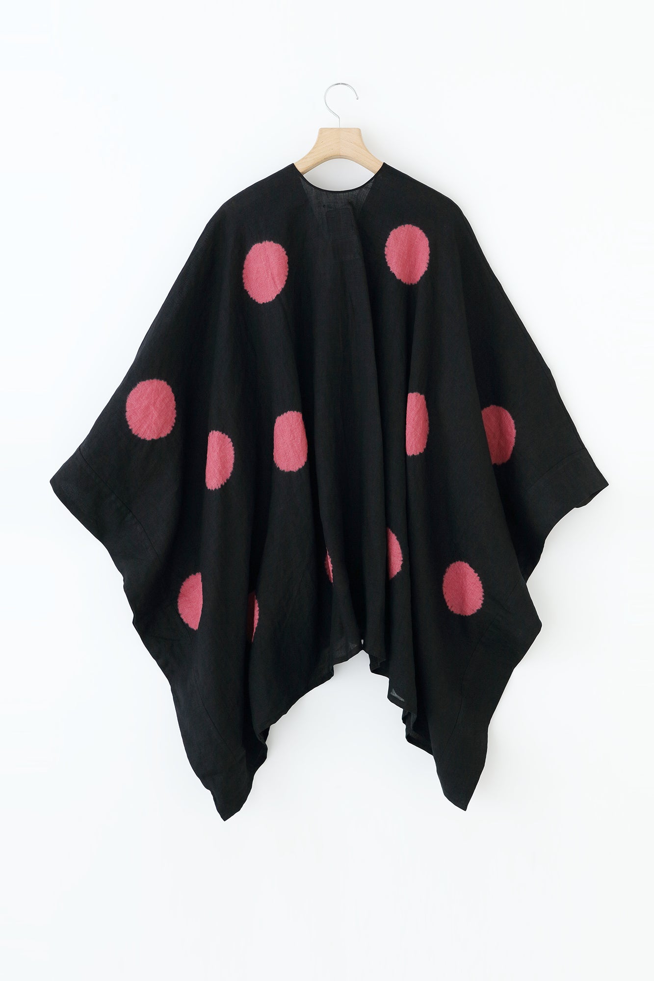 【Scheduled to ship around Mar 3】Konsei Tie-dye Linen Kisaragi Poncho／Large Polka Dots Black×Purplish Red