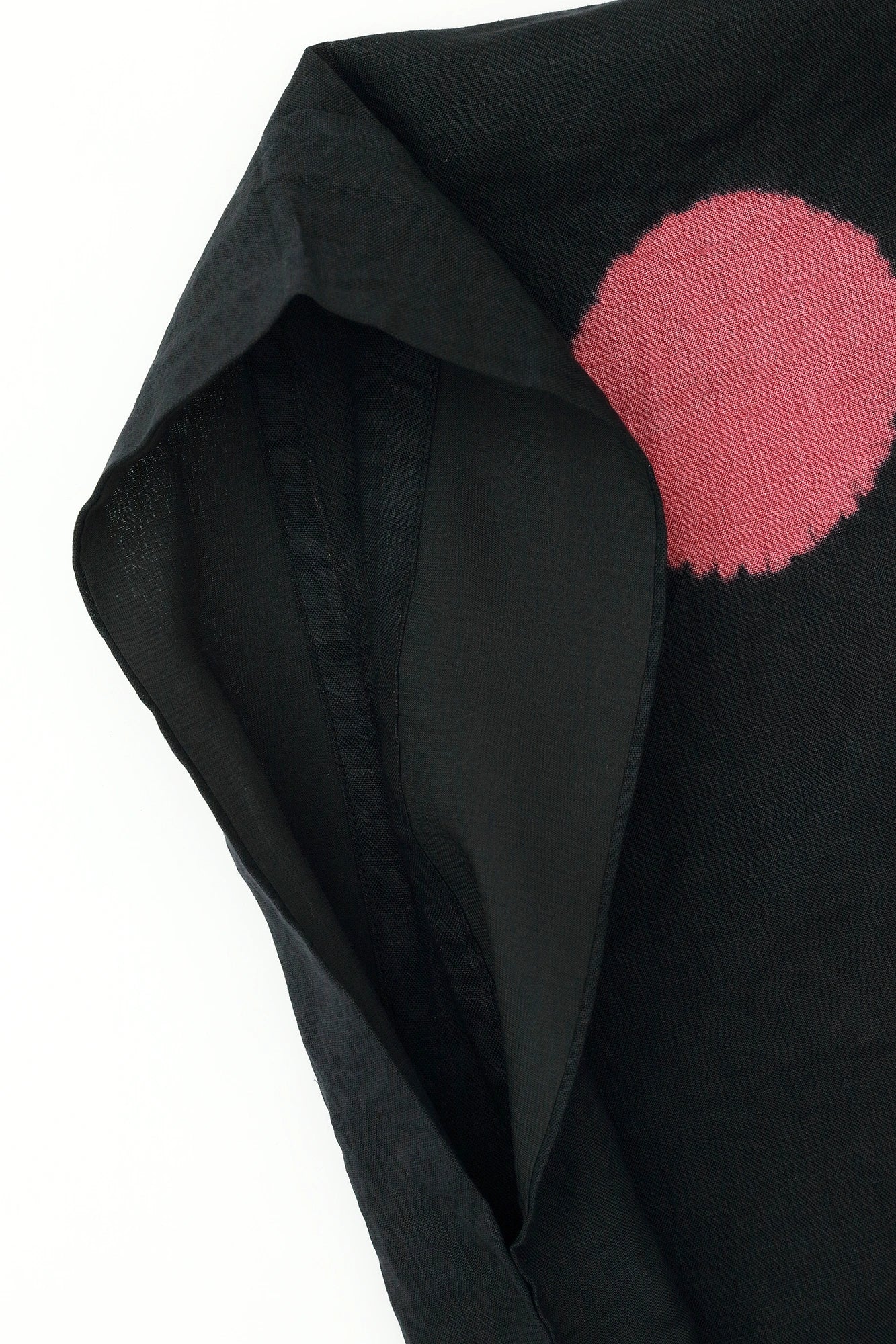 【Scheduled to ship around Mar 3】Konsei Tie-dye Linen Kisaragi Poncho／Large Polka Dots Black×Purplish Red