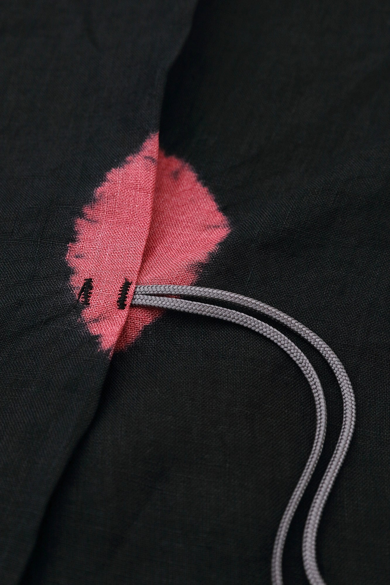 【Scheduled to ship around Mar 3】Konsei Tie-dye Linen Kisaragi Poncho／Large Polka Dots Black×Purplish Red