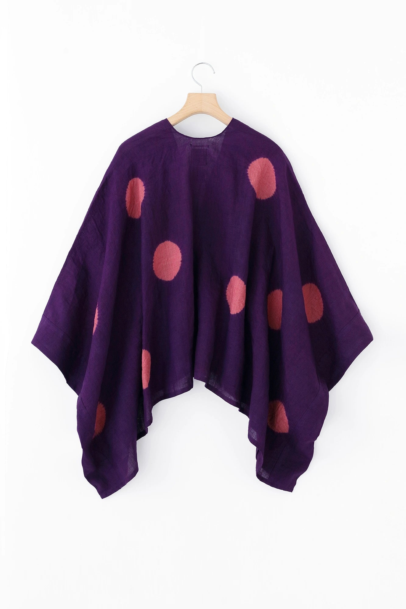 【Scheduled to ship around Mar 3】Konsei Tie-dye Linen Kisaragi Poncho Short／Large Polka Dots Dark Purple×Purplish Red