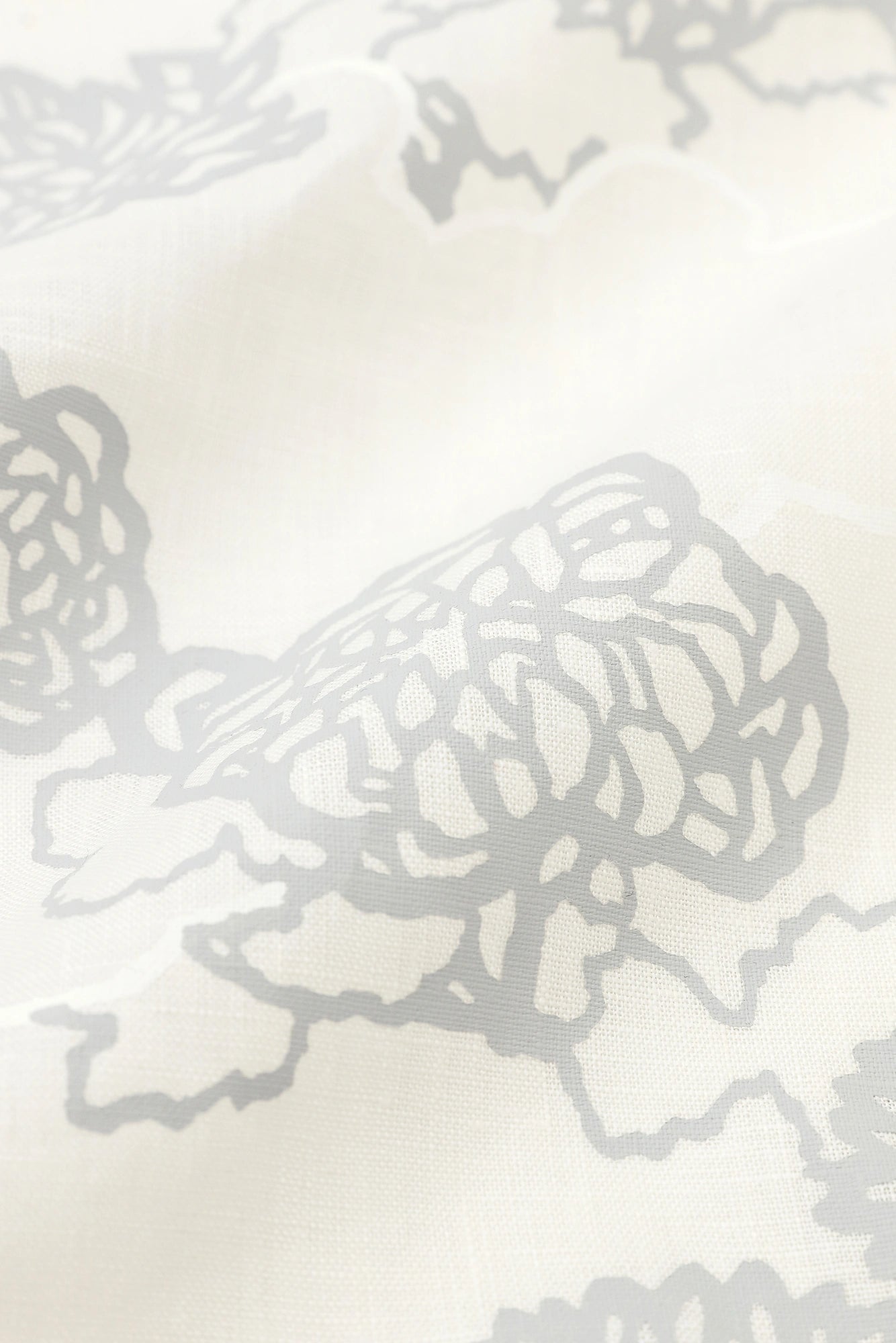【Scheduled to ship around Mar 3】Linen Kisaragi Poncho／Kumodori with Chrysanthemum and Blank  White