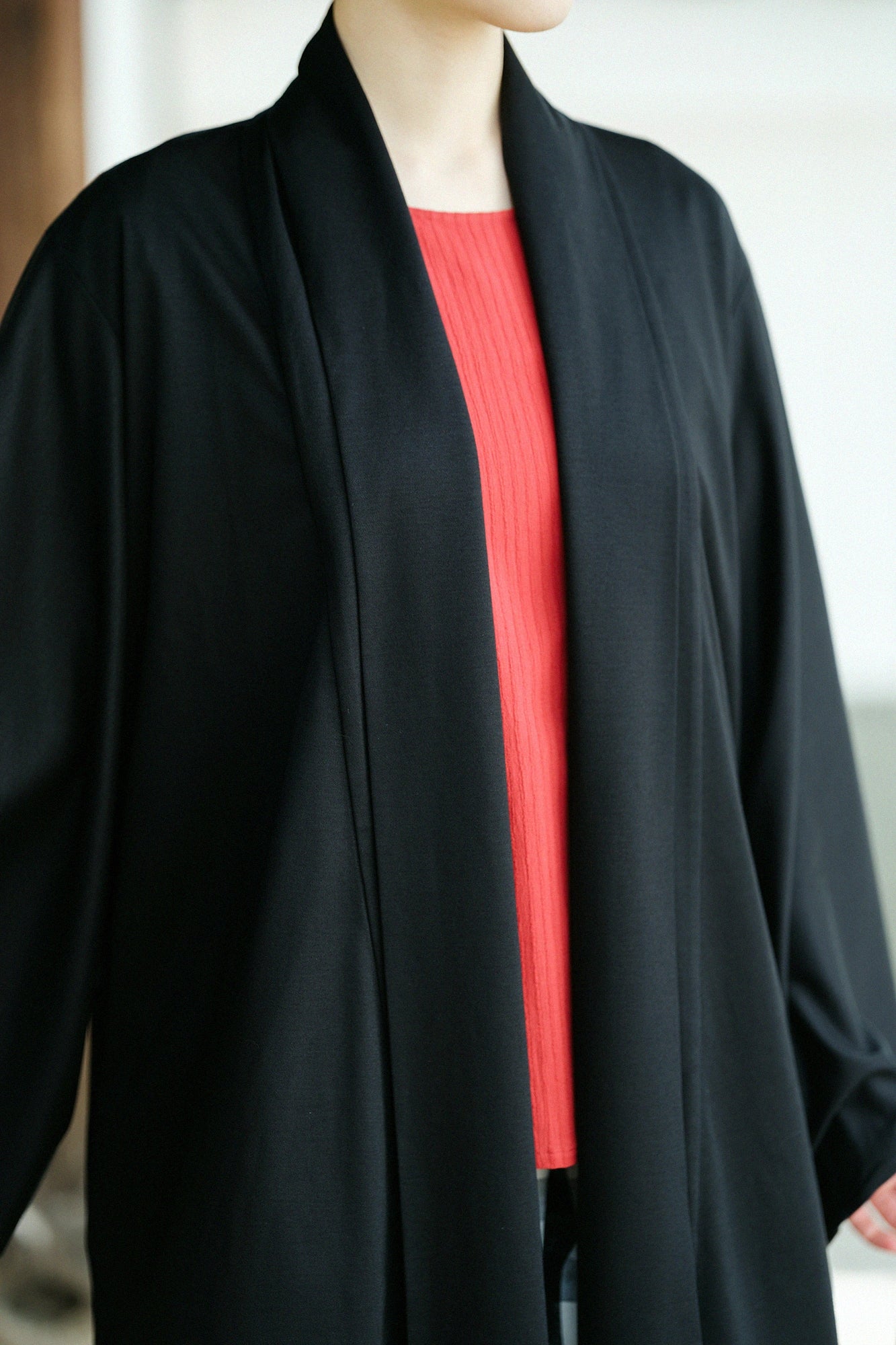 Doppelseitig gewebt (ryōmen-ami) / Kurzarm-Randō / Nureba-Farbe (feuchtes Federkleid) 