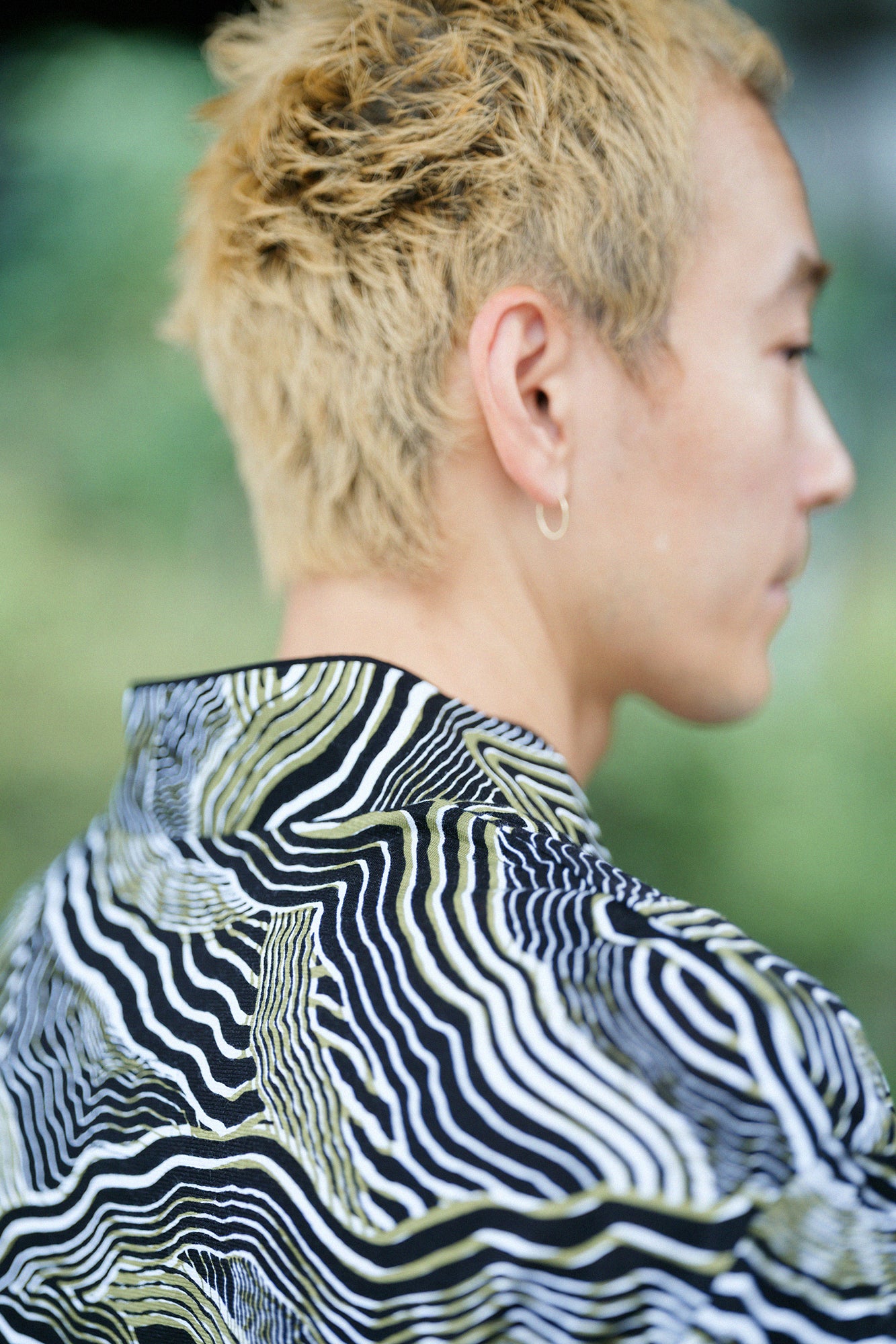 半衿狹風靡 長袖上衣／幻影