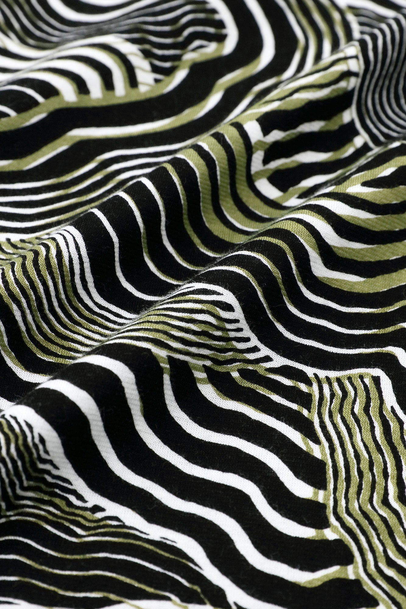 半衿狹風靡 長袖上衣／幻影