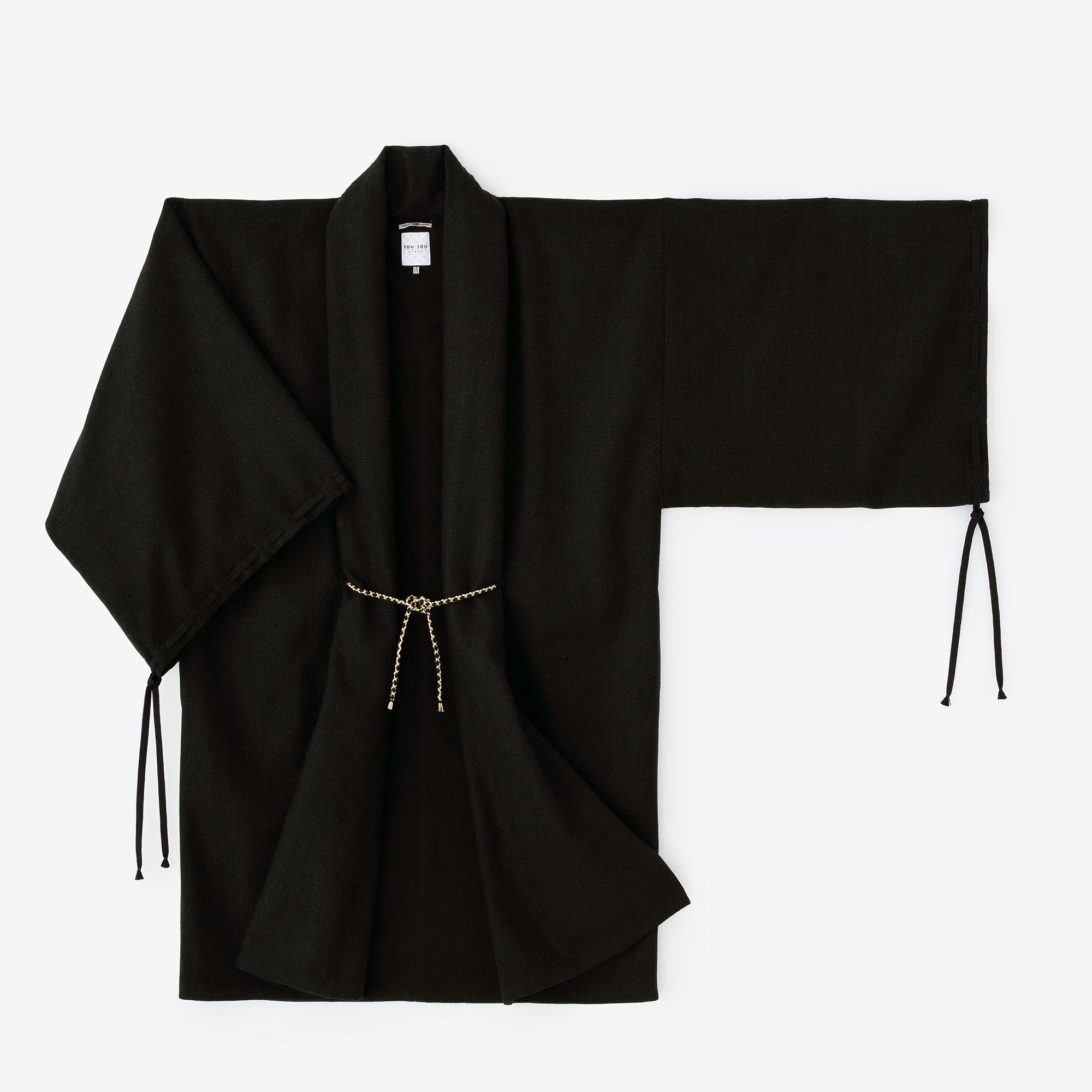尾州杉綾織（びしゅうすぎあやおり） 宮中袖（きゅうちゅうそで） 間（けん） 袷（あわせ）／憲法黒茶（けんぽうくろちゃ）