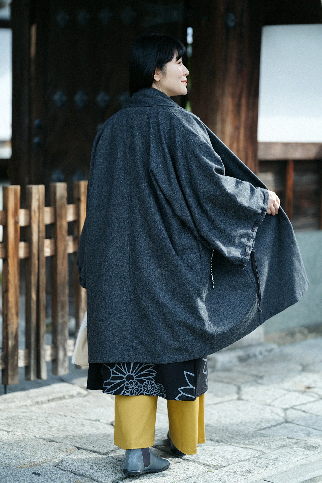 尾州粗花呢 宮中袖外套 中長 附裡襯／灰炭色