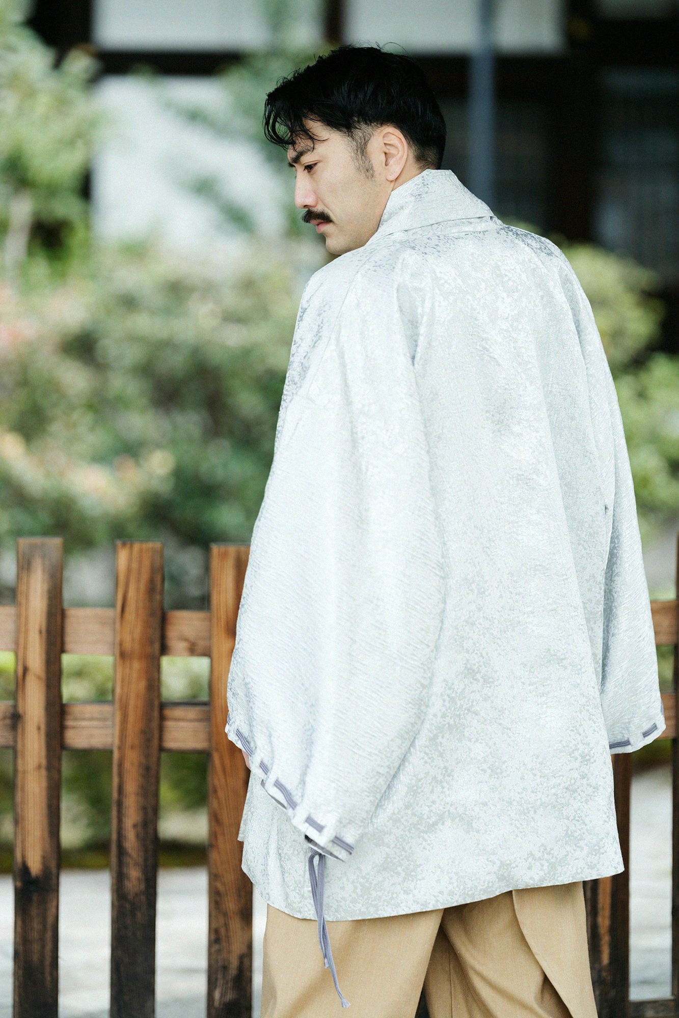 Jacquard, manches impériales, robe courte, doublure/blanc argenté