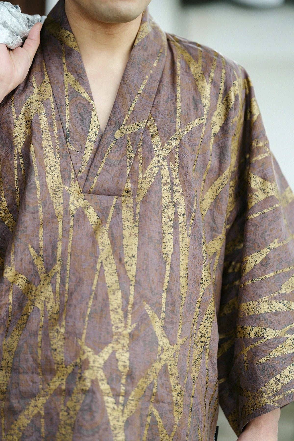 Linen Fubi Kimono Shirt／Chinese Flower with Waterside Sabi Dark Tea Brown
