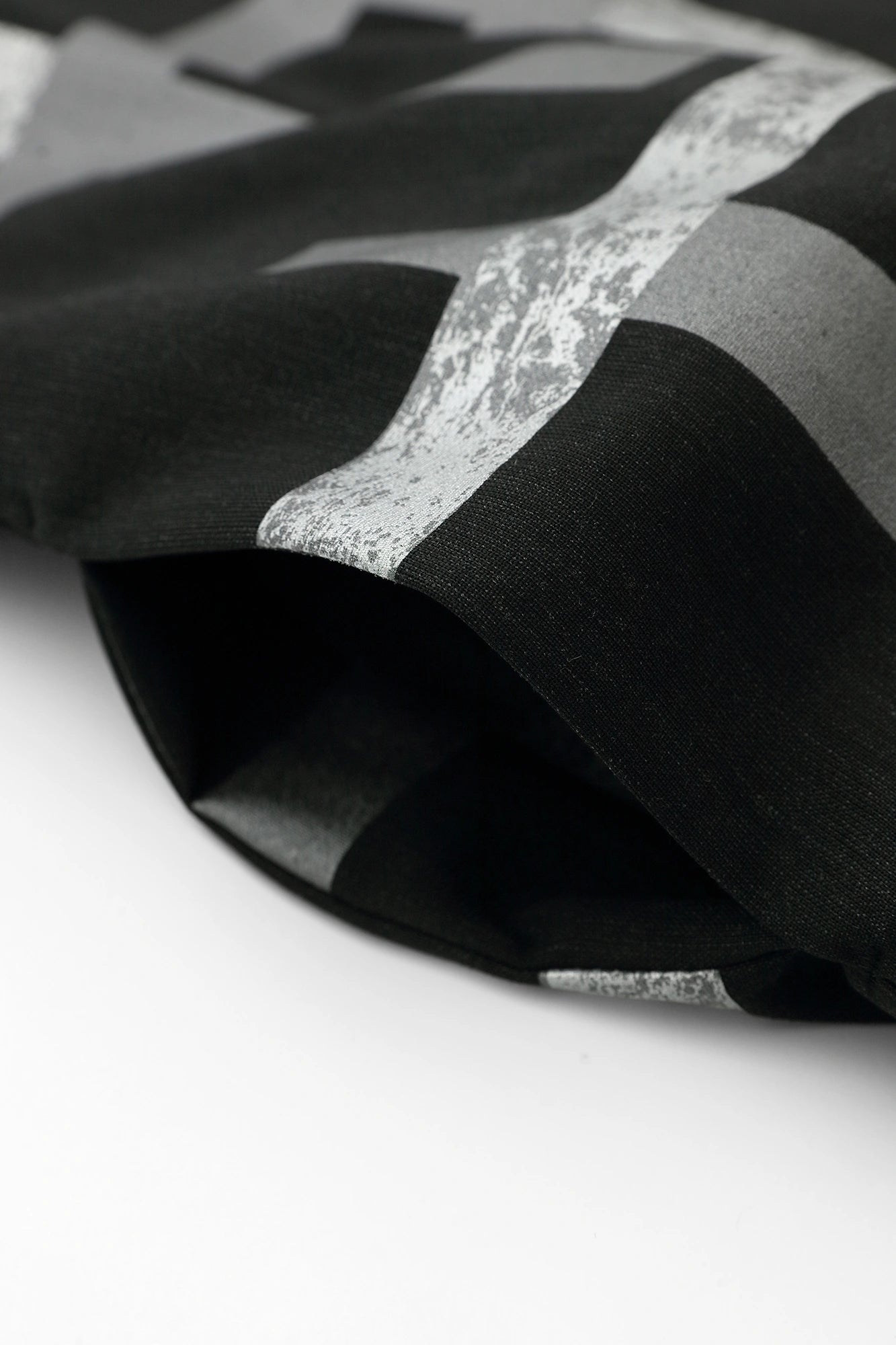 梳毛（そもう） 陣風靡（じんふうび）／桟（さん） 二重（ふたえ） 寂び（さび） 墨黒（すみくろ）