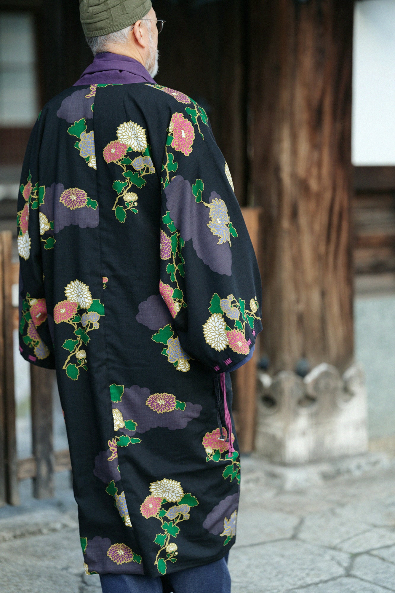 モスリン 宮中袖（きゅうちゅうそで） 可逆（かぎゃく）／濃紫（こきむらさき）×雲取り（くもどり）に菊（きく）