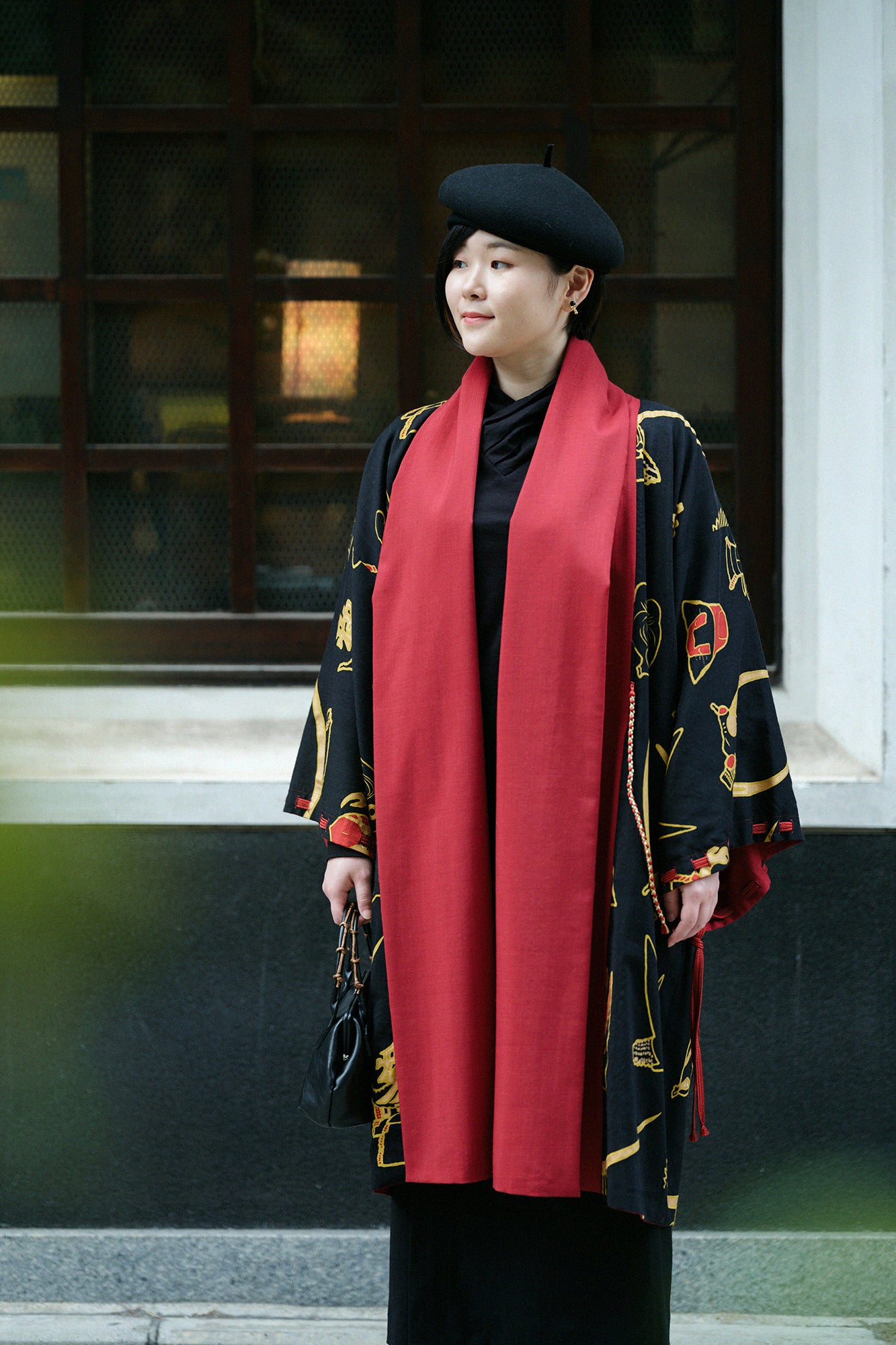 モスリン 宮中袖（きゅうちゅうそで） 可逆（かぎゃく）／臙脂色（えんじいろ）×兜（かぶと）