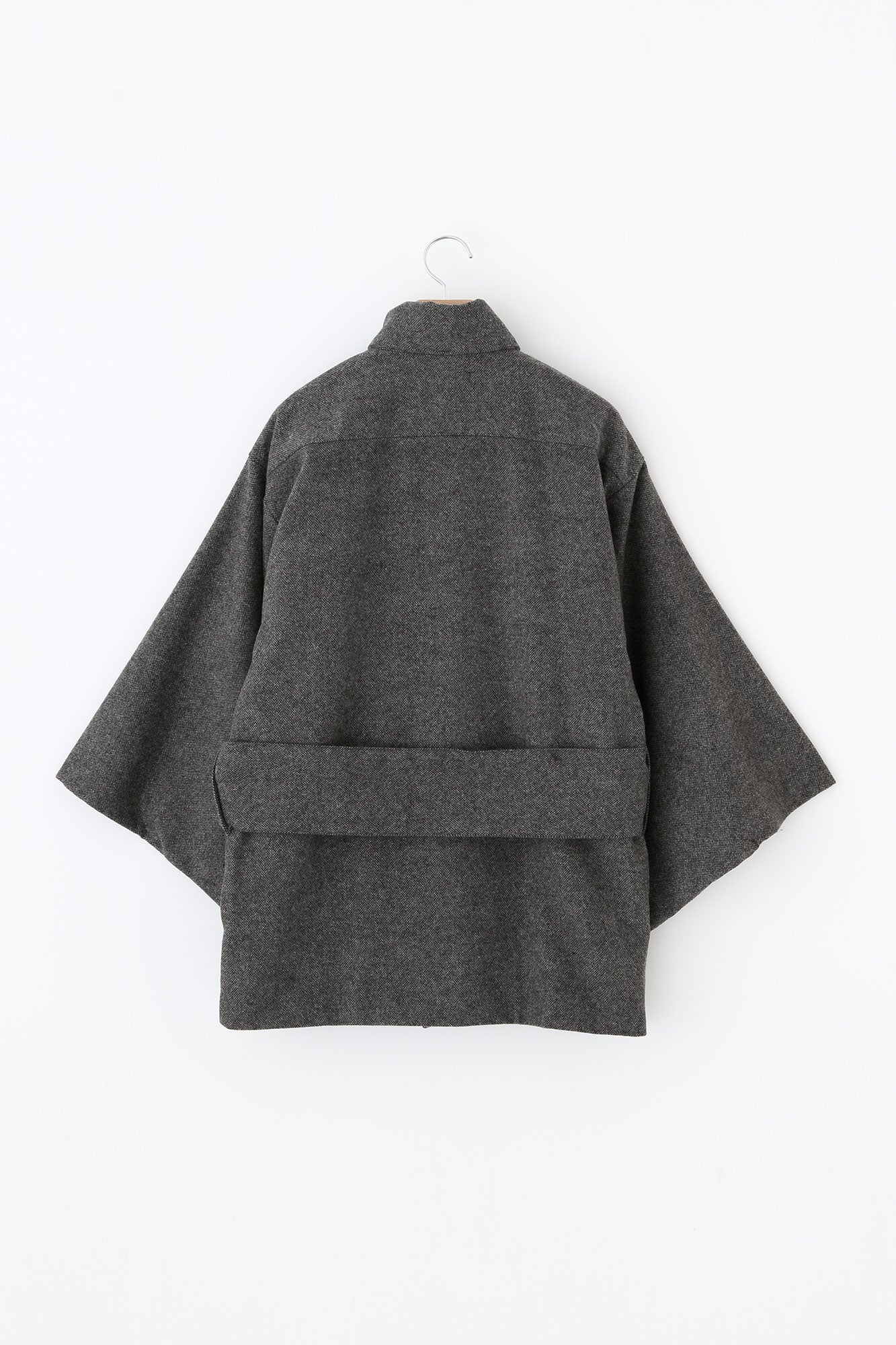 [Réservation] Cape en tweed à manches carrées, courte longueur (mijikatake), doublure/couleur anthracite (expédition prévue vers le 25 novembre)