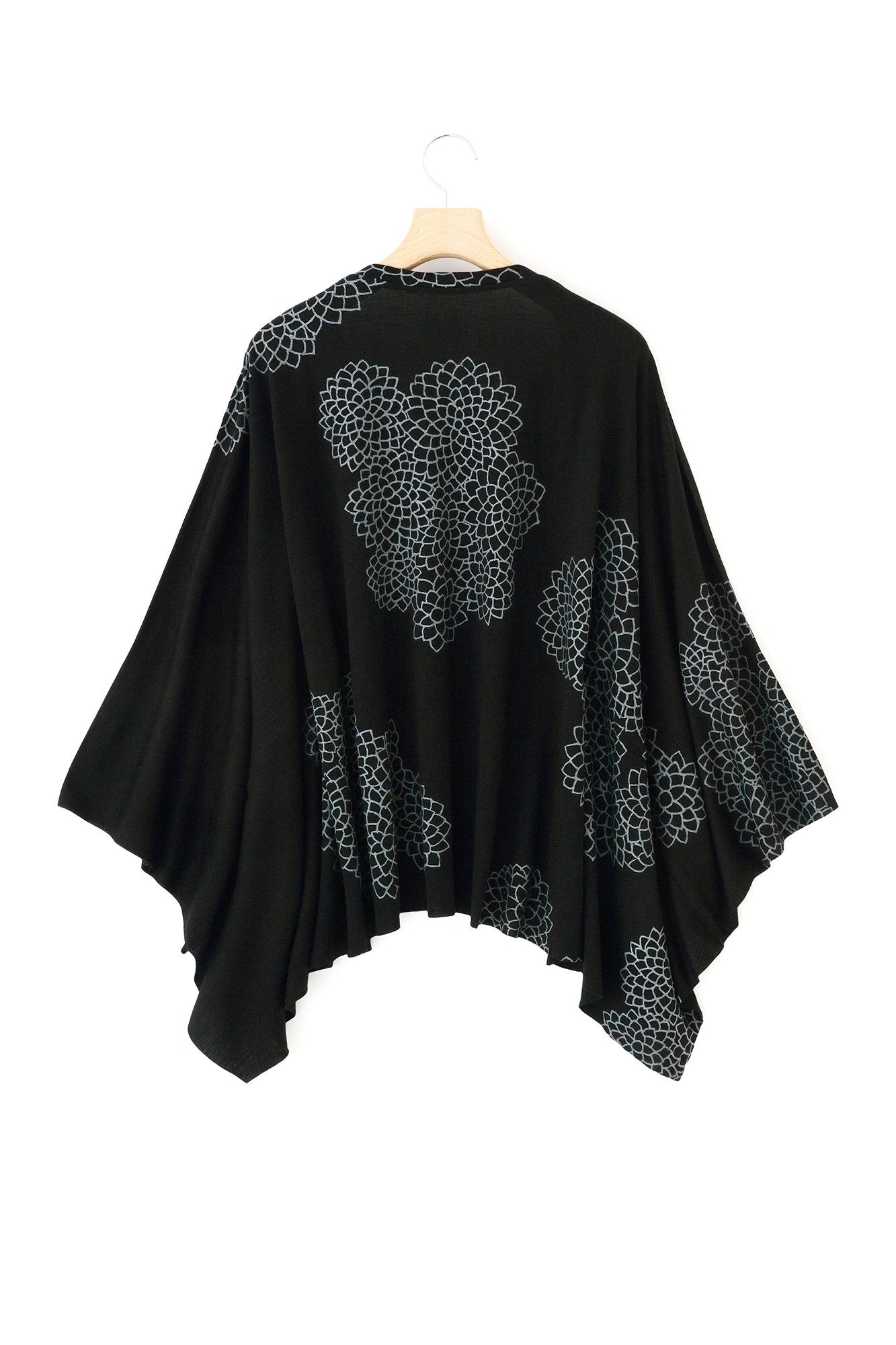 【Ships Ard 9/22】Washable Plain Stitch Wool Squirrel-like Cardigan Short／Chysanthemum in Clouds and Blank Black