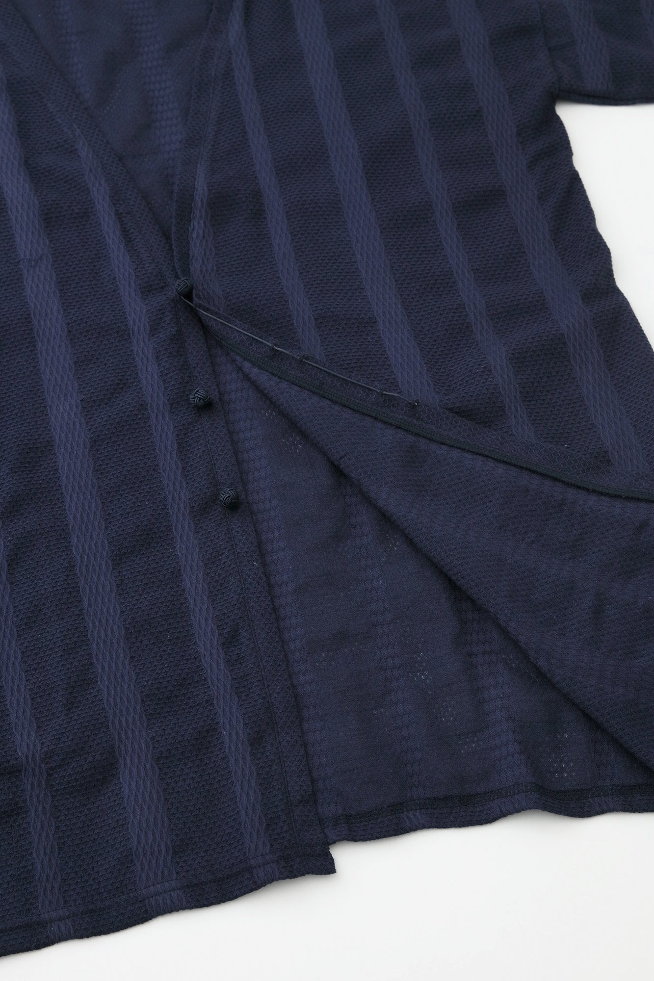 Transparenter Jackenstoff im <span data-glossary-id=""></span>Fürst-/Baron-Stil（はくしゃくふうび）/ tiefes Indigo（のうこん） 
