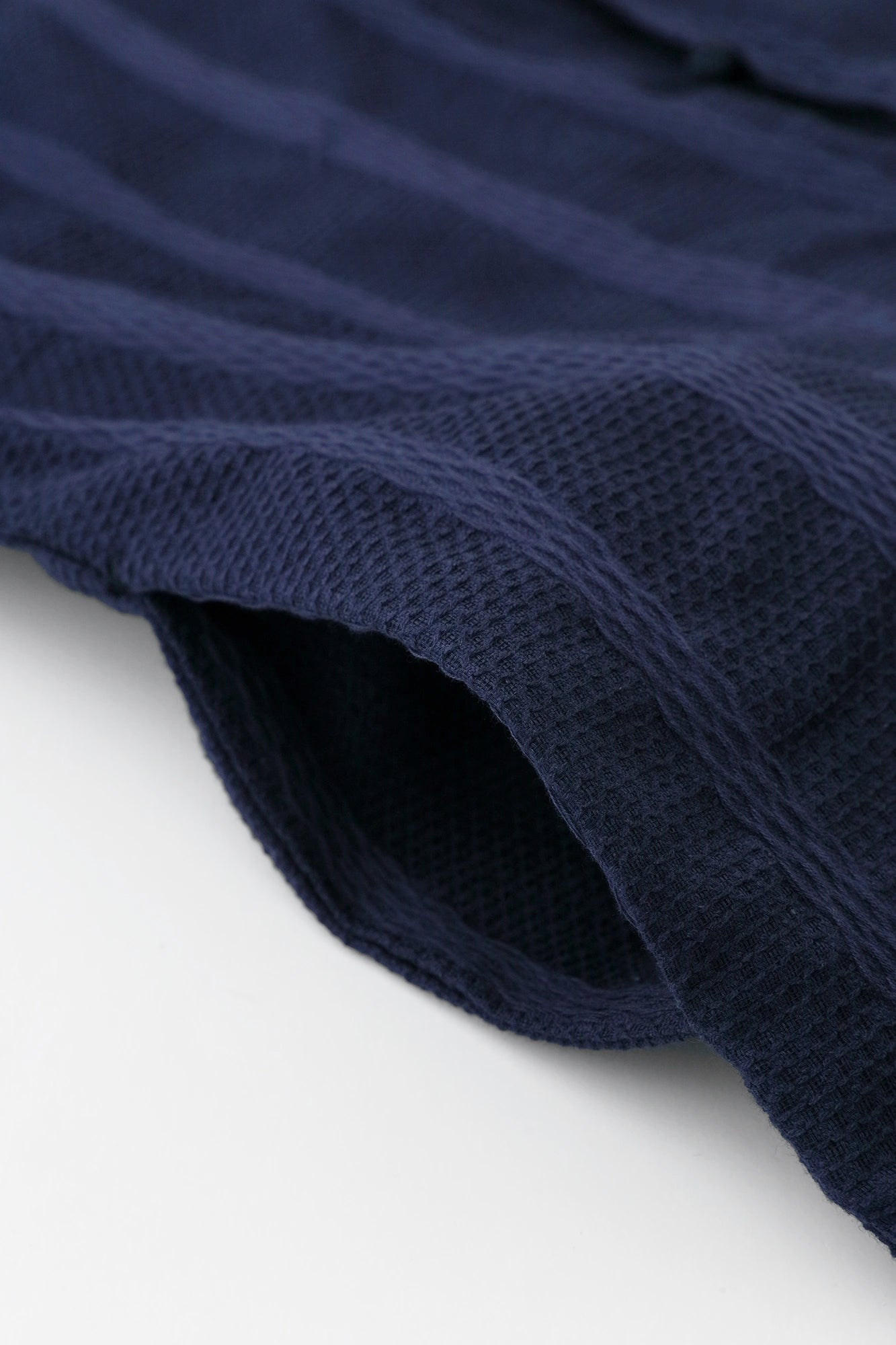 Transparenter Jackenstoff im <span data-glossary-id=""></span>Fürst-/Baron-Stil（はくしゃくふうび）/ tiefes Indigo（のうこん） 