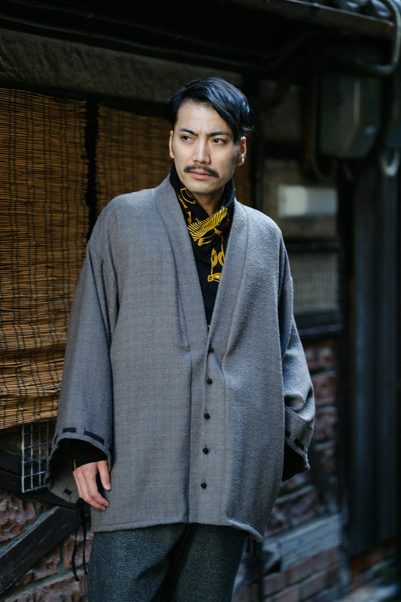 変わり織 伯爵羽織（はくしゃくばおり） 宮中袖（きゅうちゅうそで）／濃灰（こいはい）