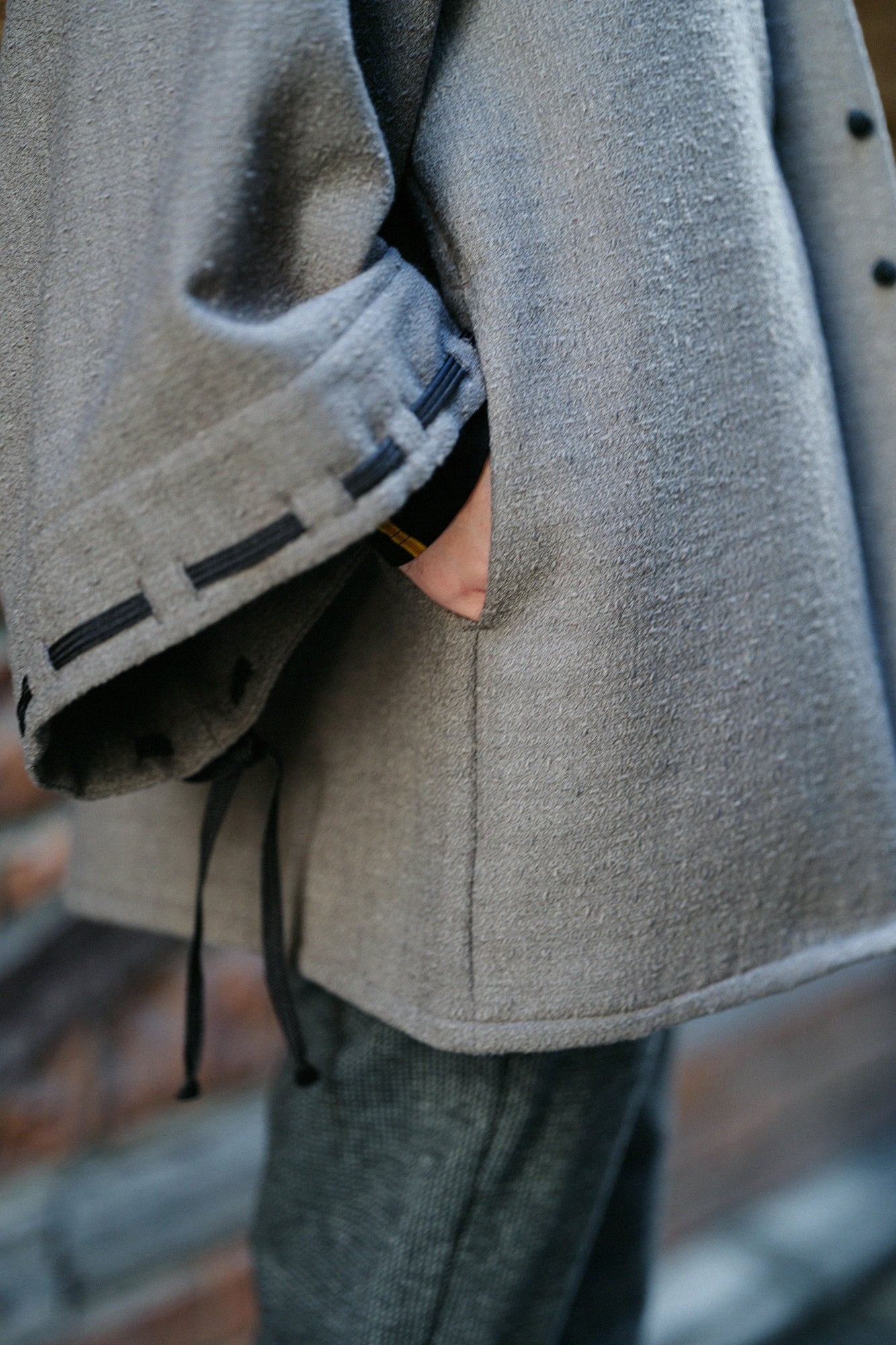 変わり織 伯爵羽織（はくしゃくばおり） 宮中袖（きゅうちゅうそで）／濃灰（こいはい）