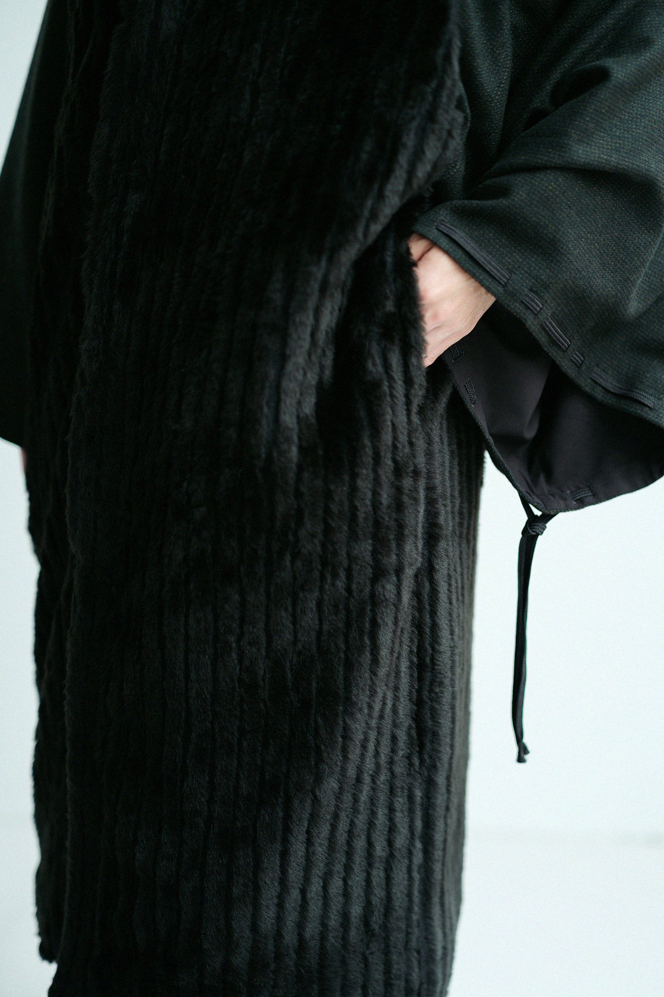 Faux Fur Ribbed Long Jinbaori with Lining / Black