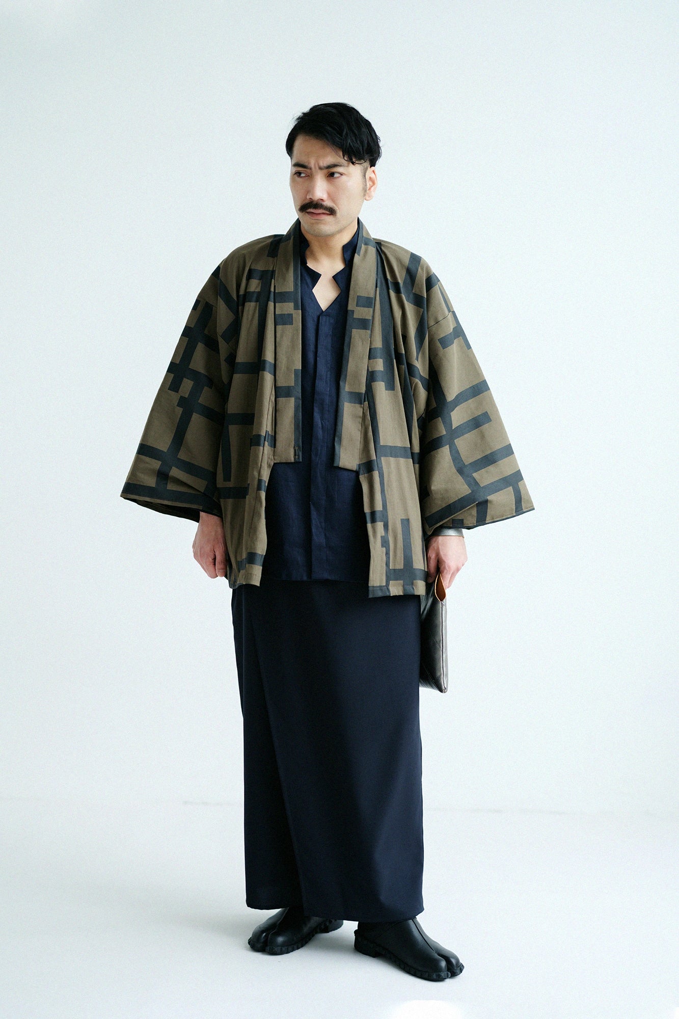 麻 信秀草衣（しんしゅうそうい） 上（うえ）／濃紺（のうこん）