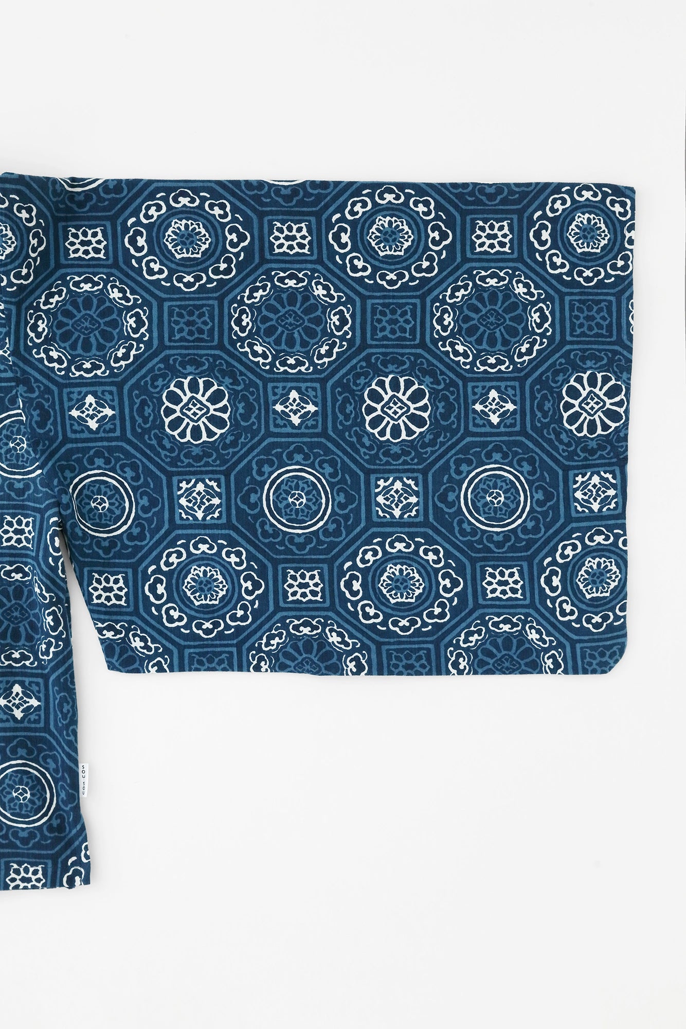 [Expédition prévue vers le 23 juin] Takashima Chijimi 20/20 Impression indigo (Ainasen) Haut pour vêtements en herbe/Karei