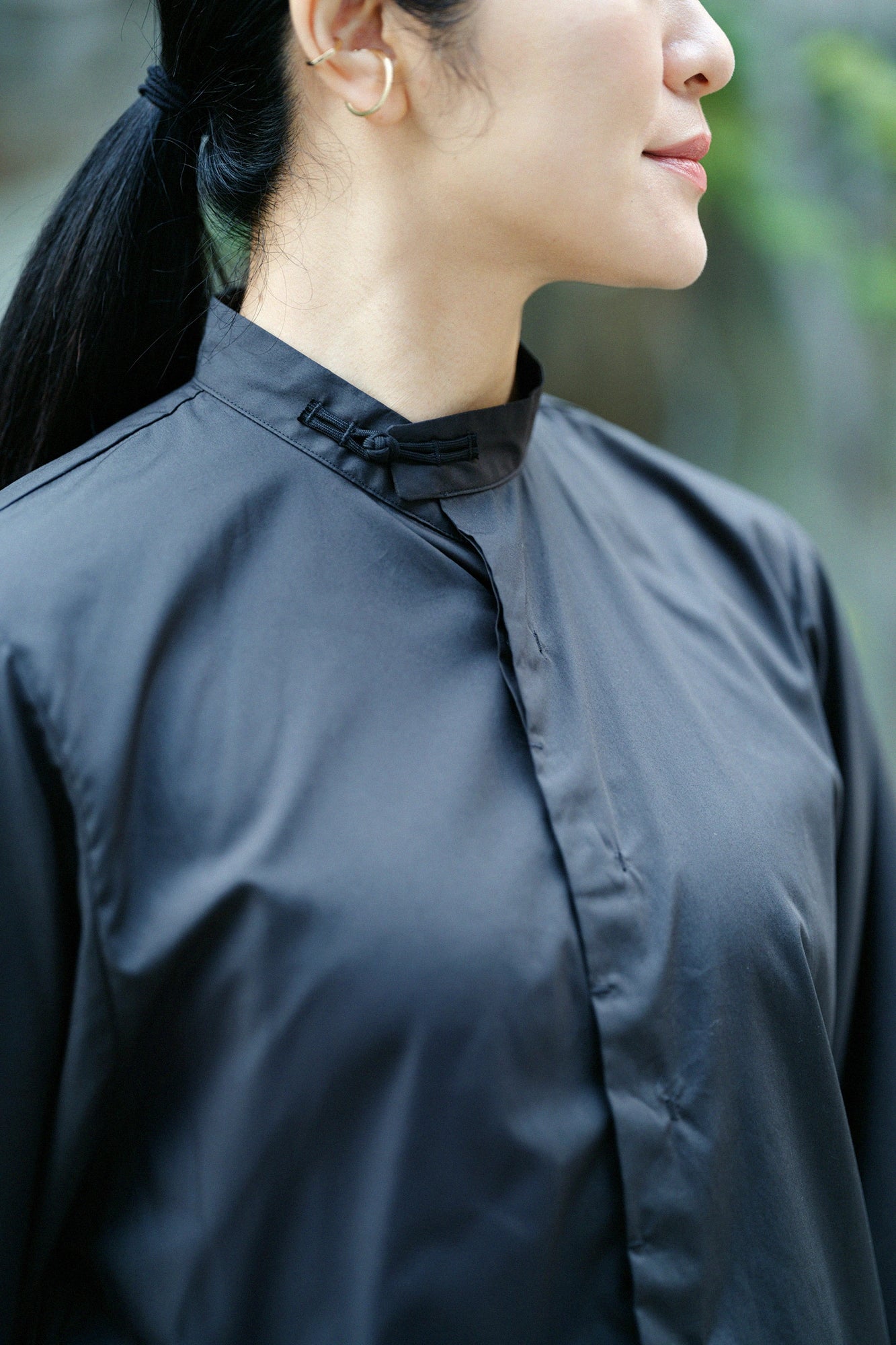 200双ブロード 円領（えんりょう）／濡羽色（ぬればいろ）