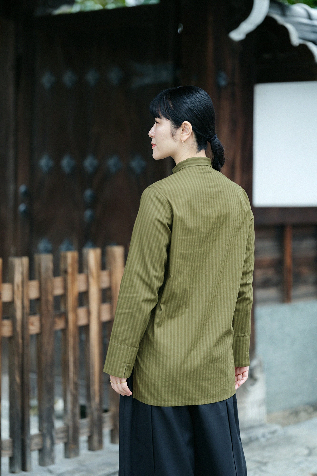 紗羅編織 圓領長襯衣／橄欖綠
